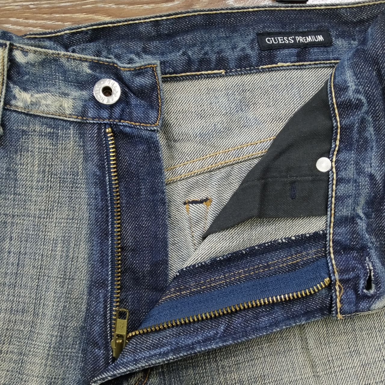 Guess Vintage Guess Stonewash Denim Jeans Size US 33 - 12 Thumbnail