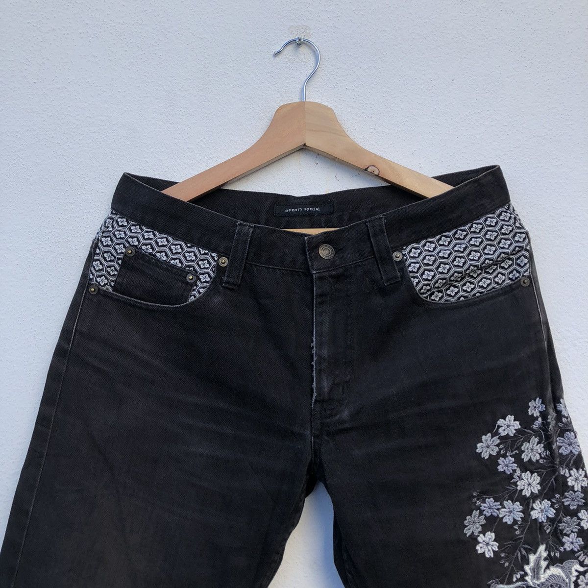 Japanese Brand MEMORY SPECIAL SUKAJAN SHORT DENIM BIG LOGO FISH COILS Size US 31 - 3 Thumbnail