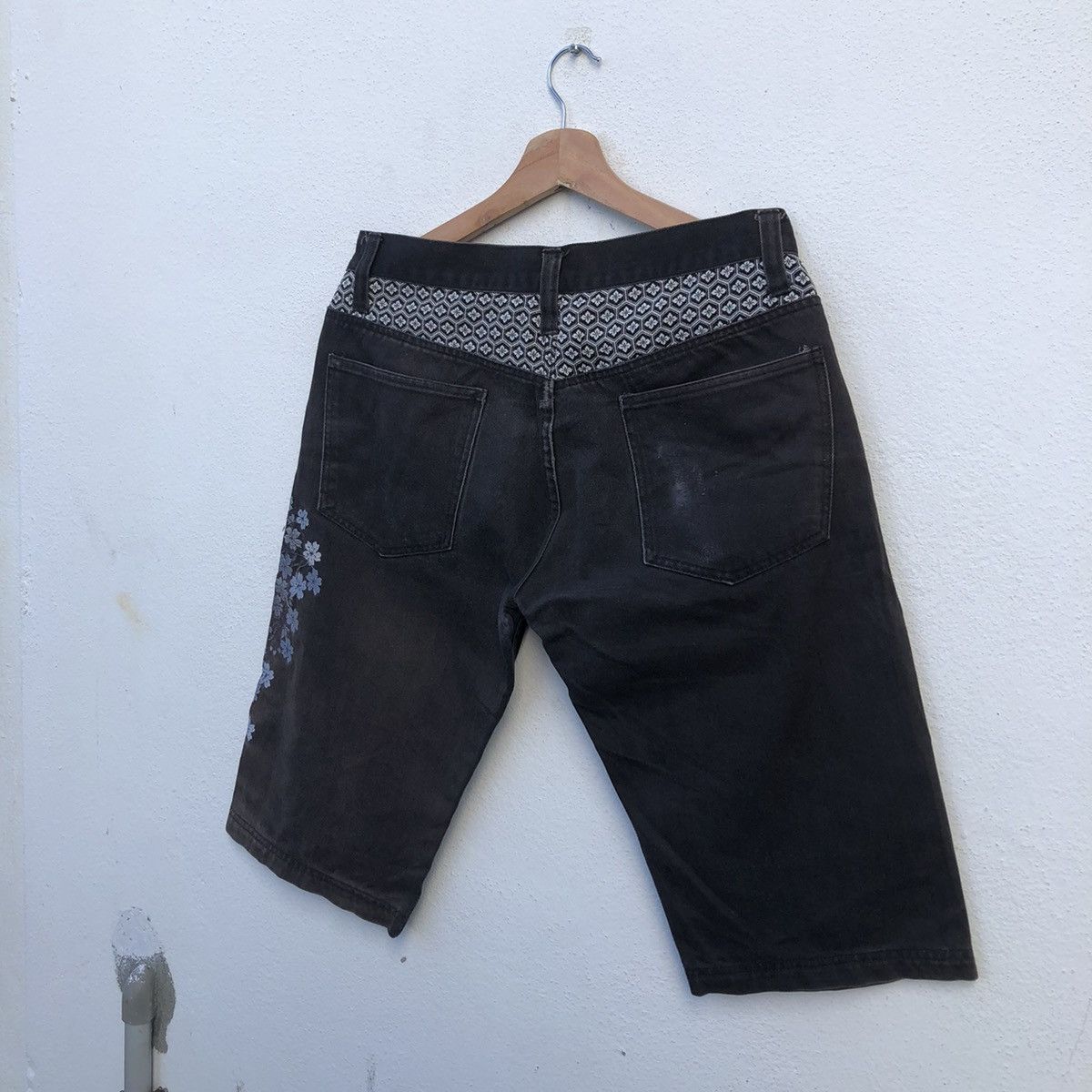 Japanese Brand MEMORY SPECIAL SUKAJAN SHORT DENIM BIG LOGO FISH COILS Size US 31 - 8 Thumbnail