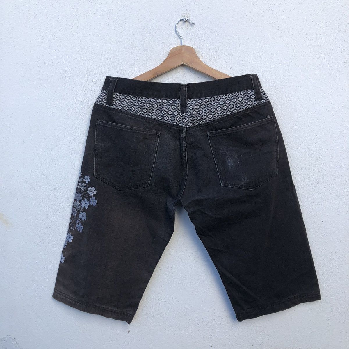 Japanese Brand MEMORY SPECIAL SUKAJAN SHORT DENIM BIG LOGO FISH COILS Size US 31 - 7 Thumbnail