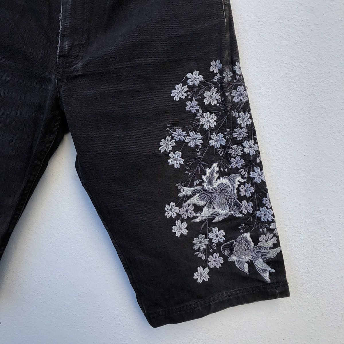 Japanese Brand MEMORY SPECIAL SUKAJAN SHORT DENIM BIG LOGO FISH COILS Size US 31 - 4 Thumbnail
