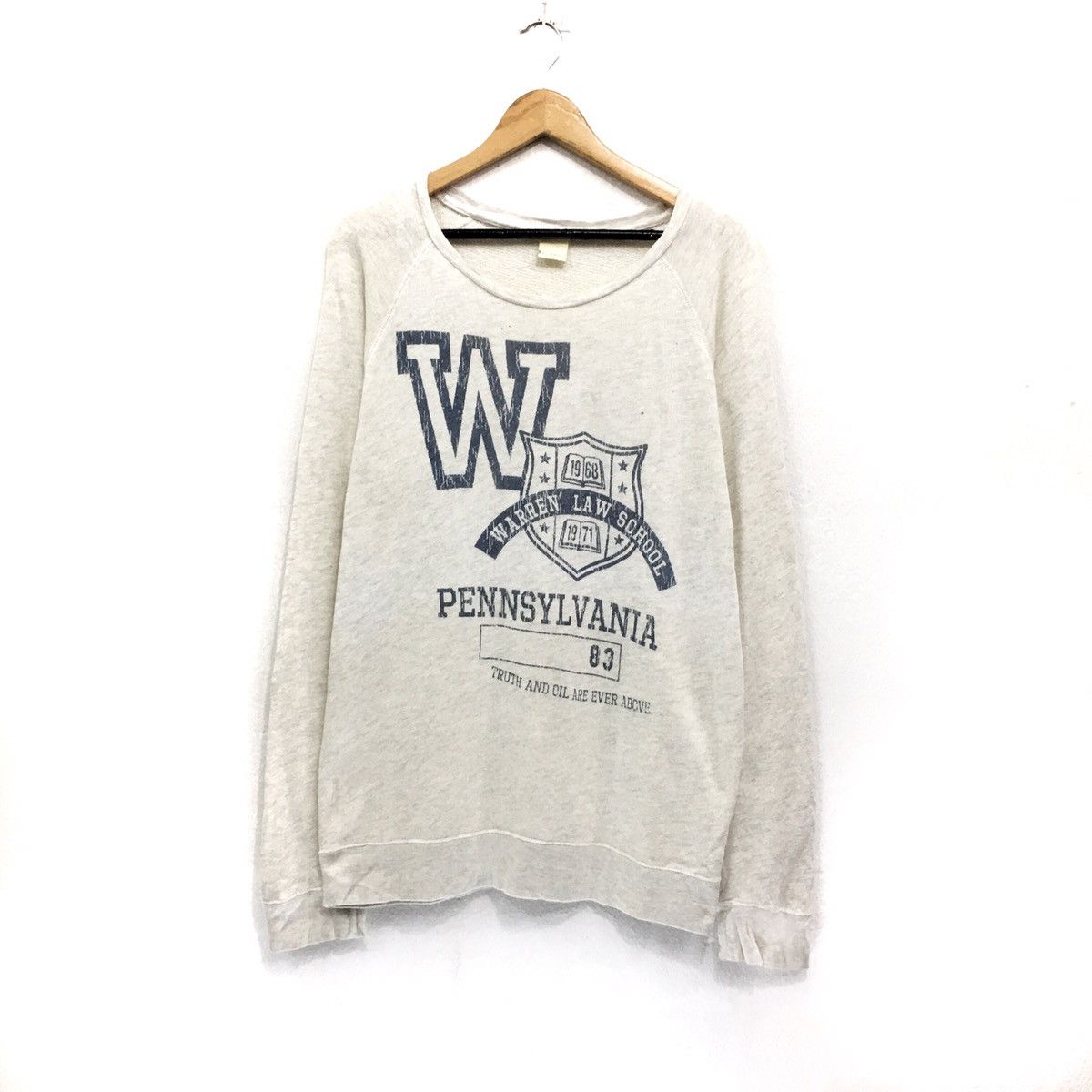 Pennsylvania Sweatshirt Crewneck Spellout Wareen Law School