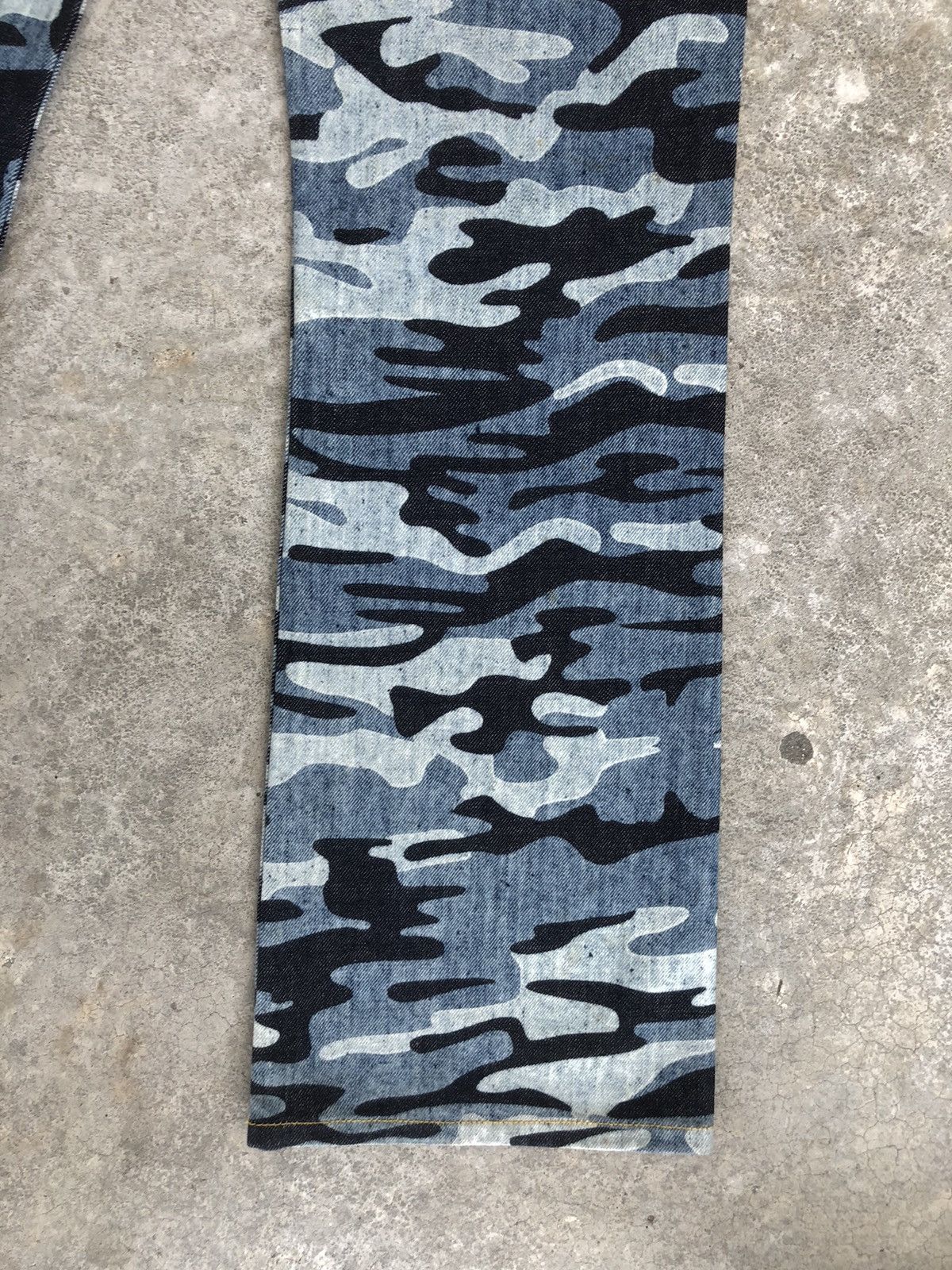 Who Decides War Japanese Ozone Community Flared Jeans Size US 26 / EU 42 - 12 Thumbnail