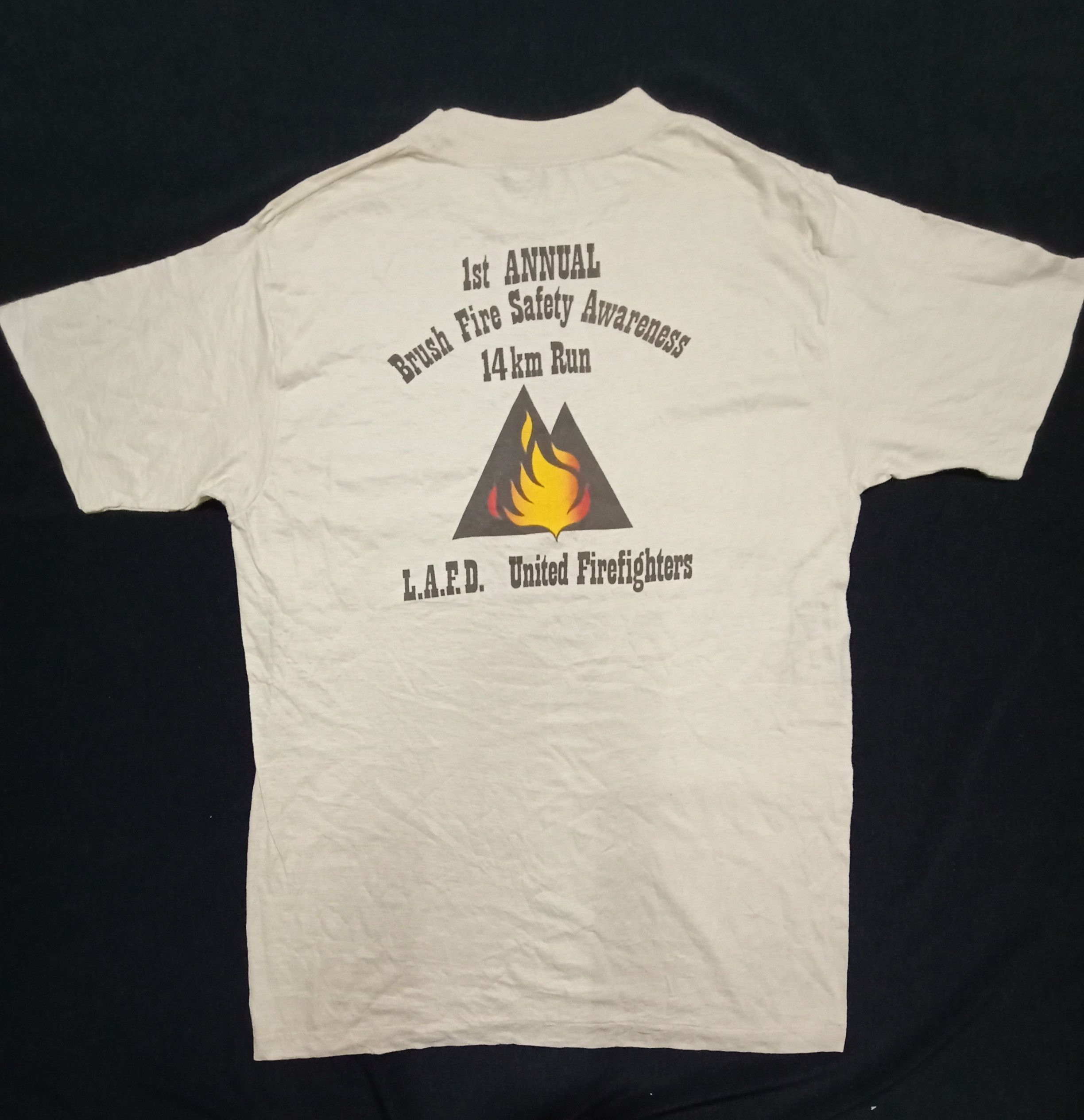 Anvil Vintage 80s Anvil L.A.F.D United Fire fighter 14km Run Tee Size US M / EU 48-50 / 2 - 1 Thumbnail