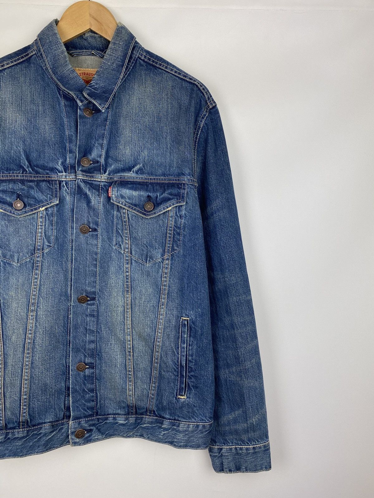 Levi's × Vintage Vintage Levi’s men’s denim trucker jacket size Xl Size US XL / EU 56 / 4 - 3 Thumbnail
