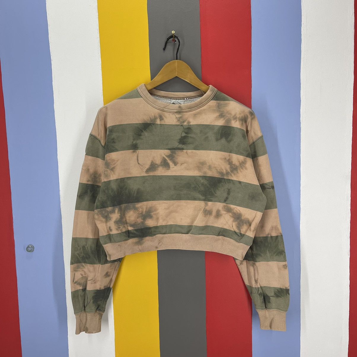 Beams Japan BEAMS Custom Crop Stripe Sweatshirt Acid Wash #1270/AR Size M / US 6-8 / IT 42-44 - 1 Thumbnail