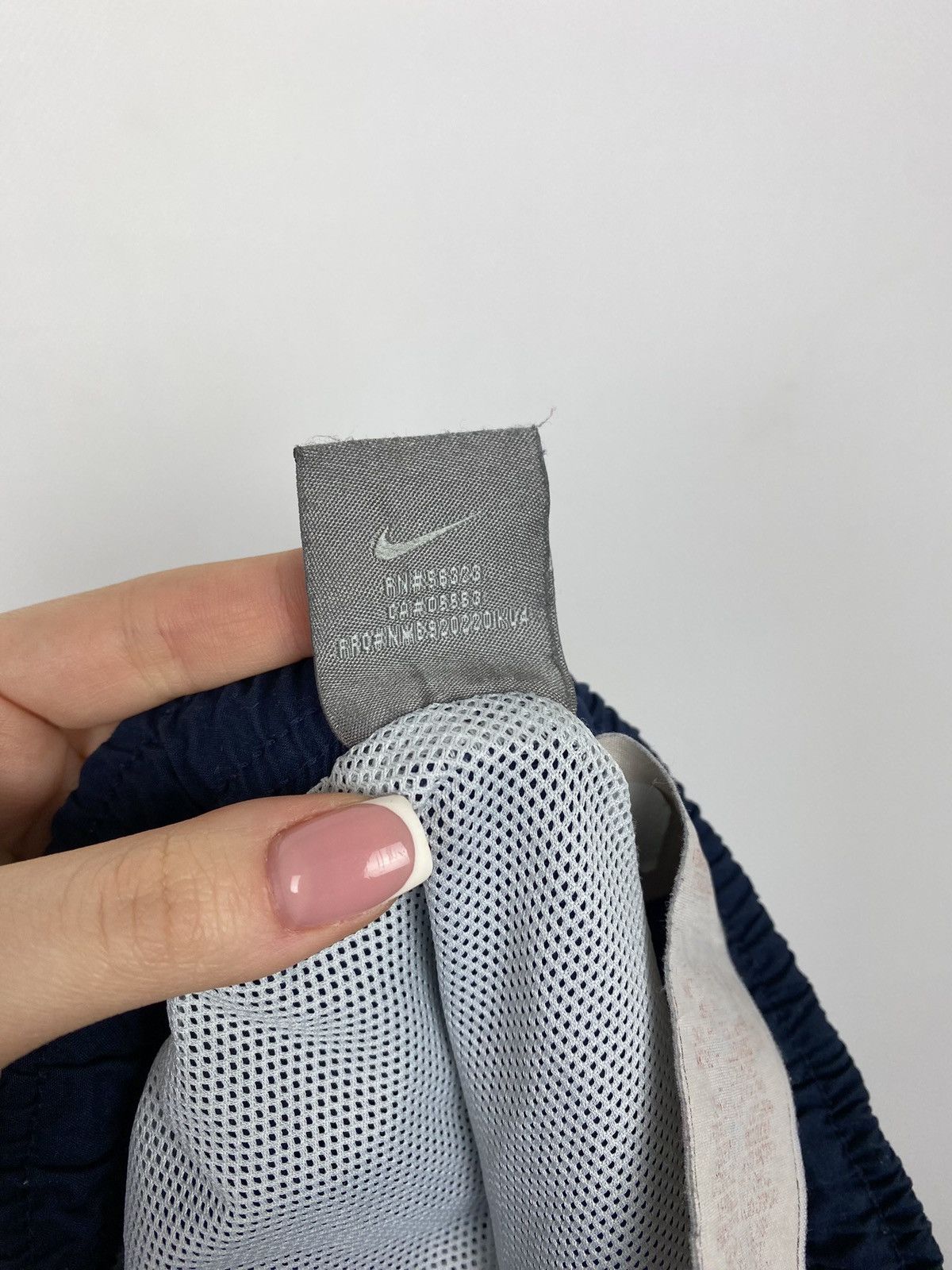 Nike VTG Y2K Nike men’s shorts size L navy Size US 34 / EU 50 - 16 Thumbnail
