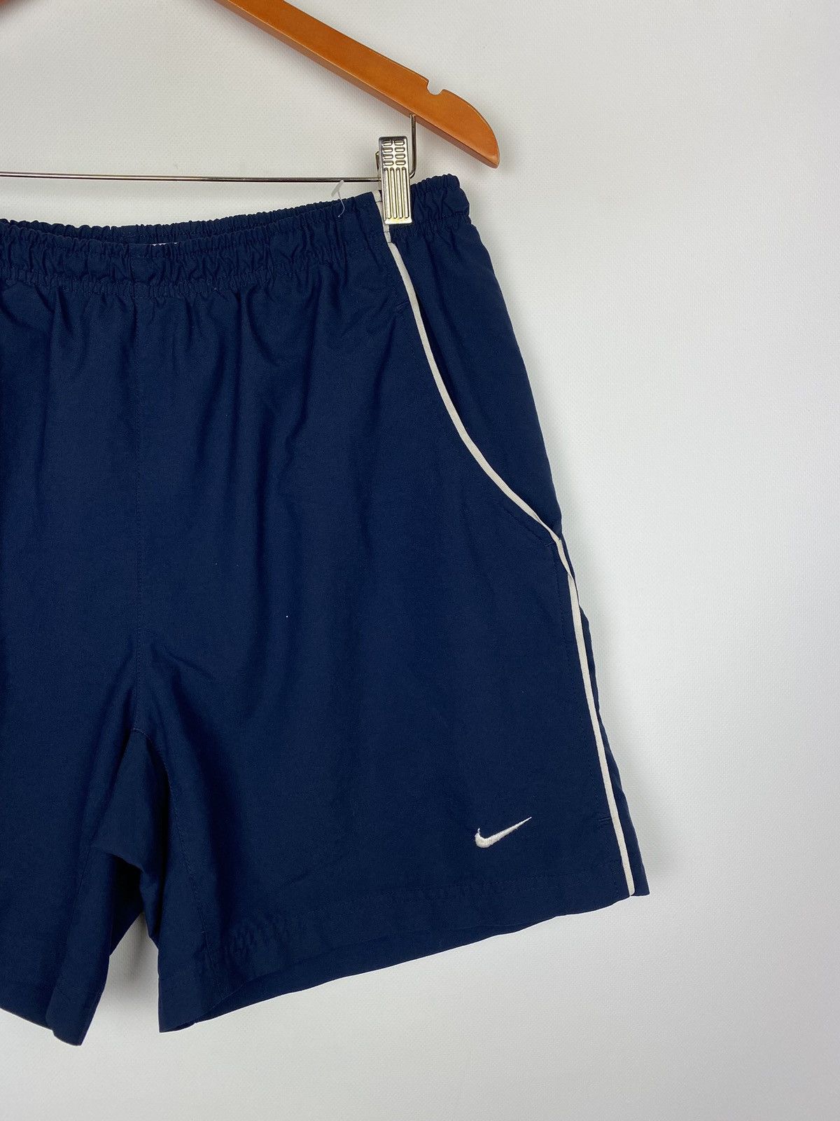 Nike VTG Y2K Nike men’s shorts size L navy Size US 34 / EU 50 - 3 Thumbnail