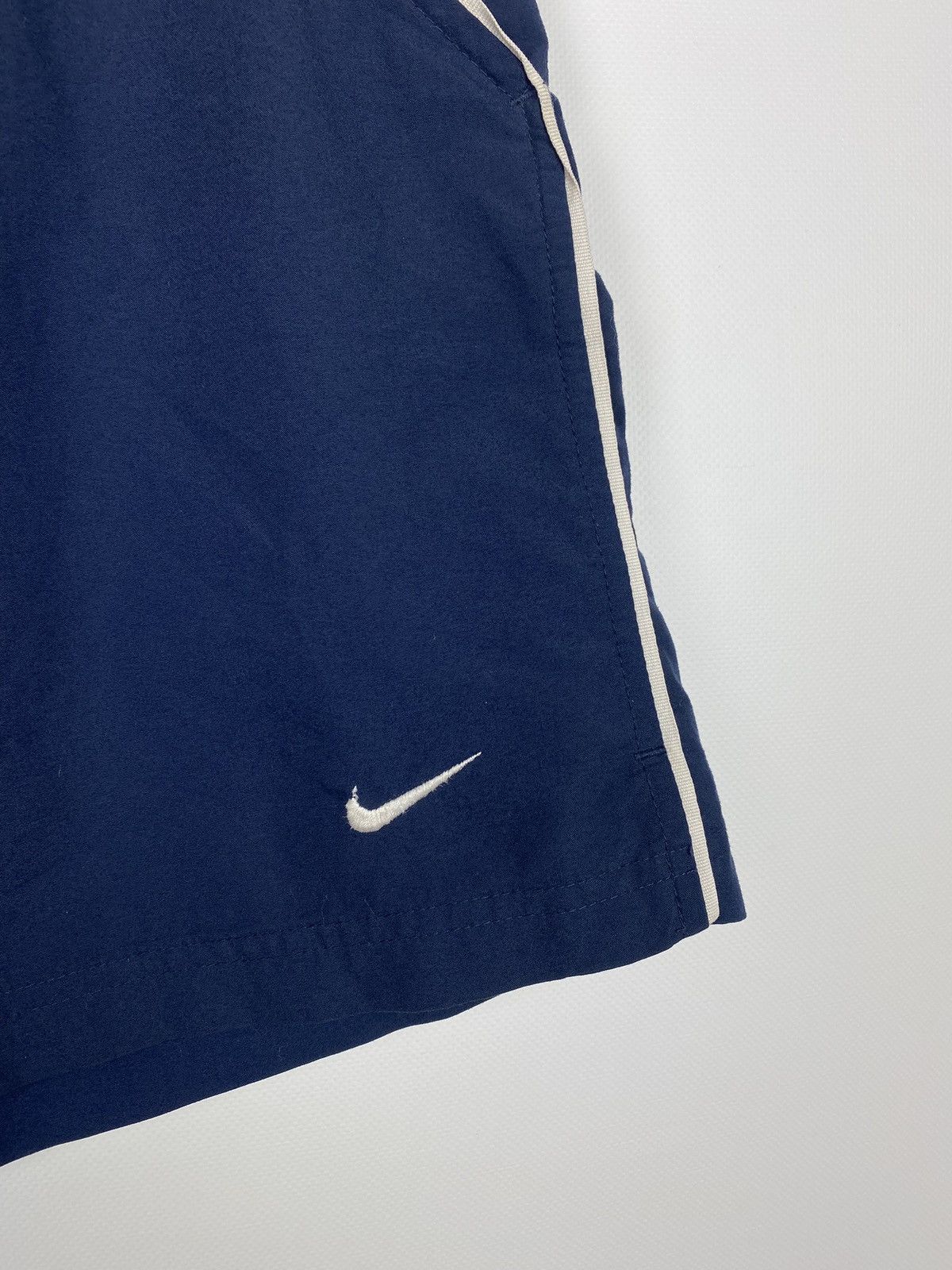 Nike VTG Y2K Nike men’s shorts size L navy Size US 34 / EU 50 - 4 Thumbnail