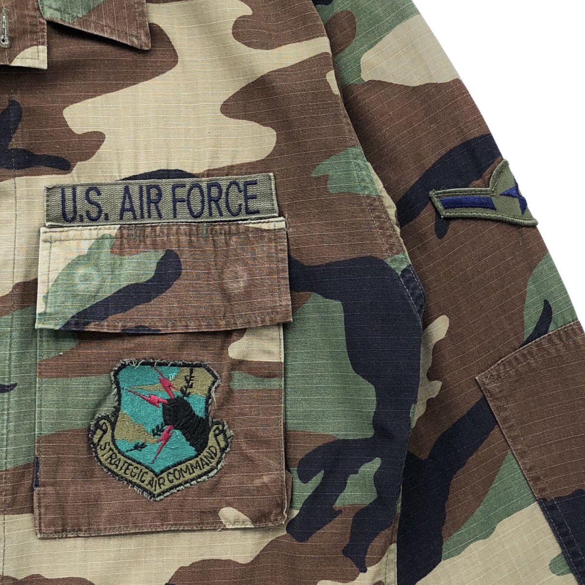 Vintage 🔥Vintage 80s US Air Force Woodland Camo Jacket With Patches Size US S / EU 44-46 / 1 - 5 Thumbnail