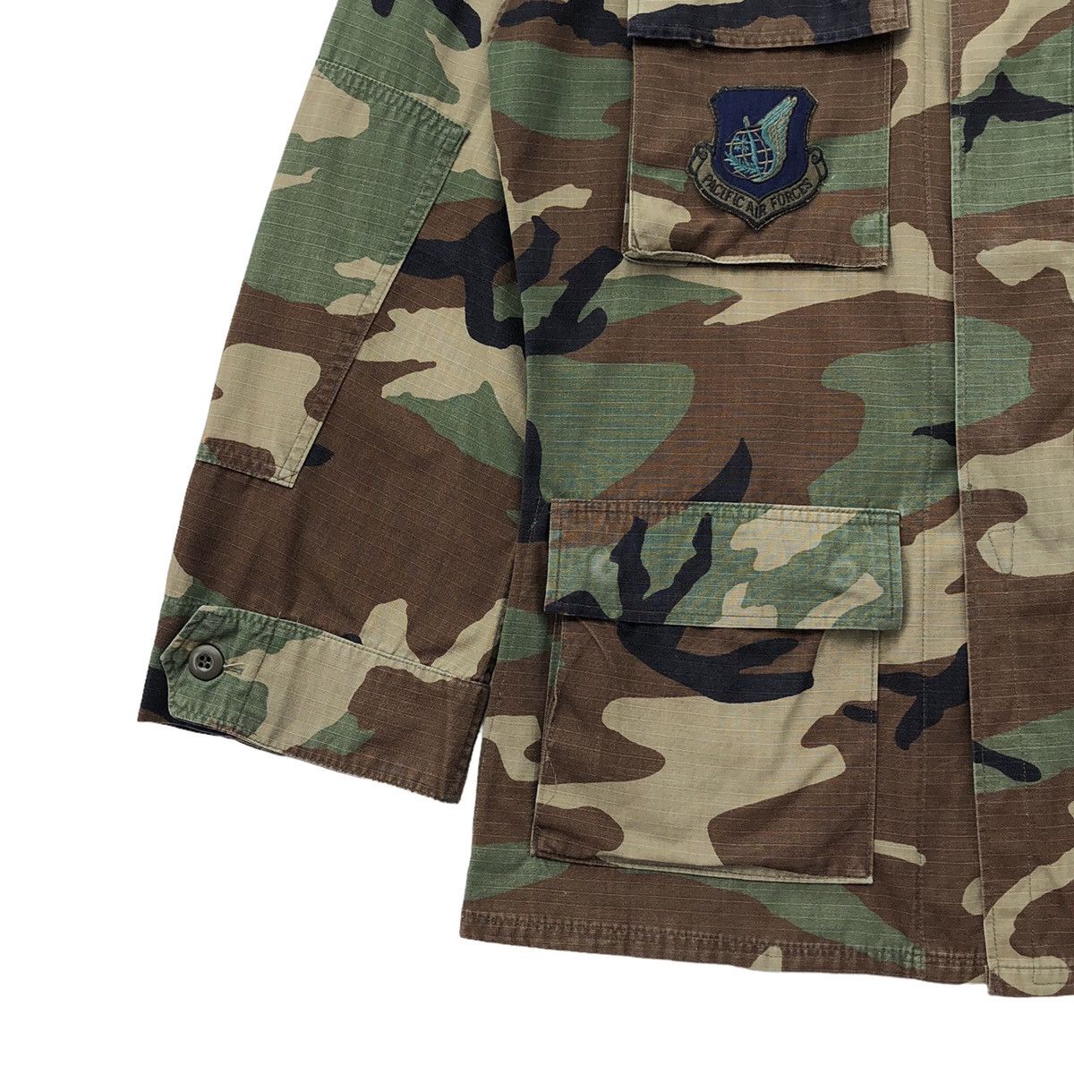 Vintage 🔥Vintage 80s US Air Force Woodland Camo Jacket With Patches Size US S / EU 44-46 / 1 - 6 Thumbnail