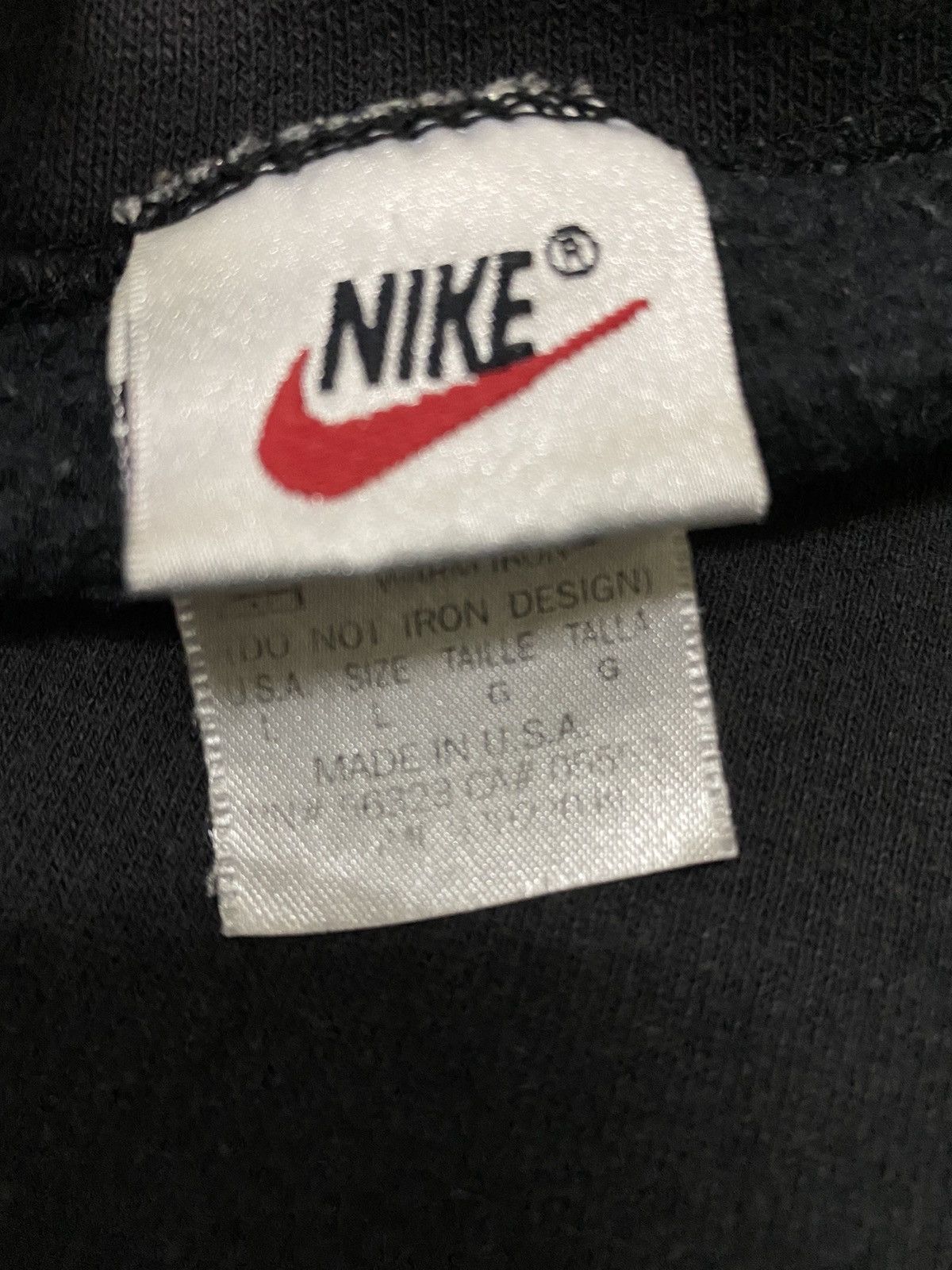 Nike Vintage Nike Sweatshirt Big Logo Design Made in USA Size US L / EU 52-54 / 3 - 3 Thumbnail