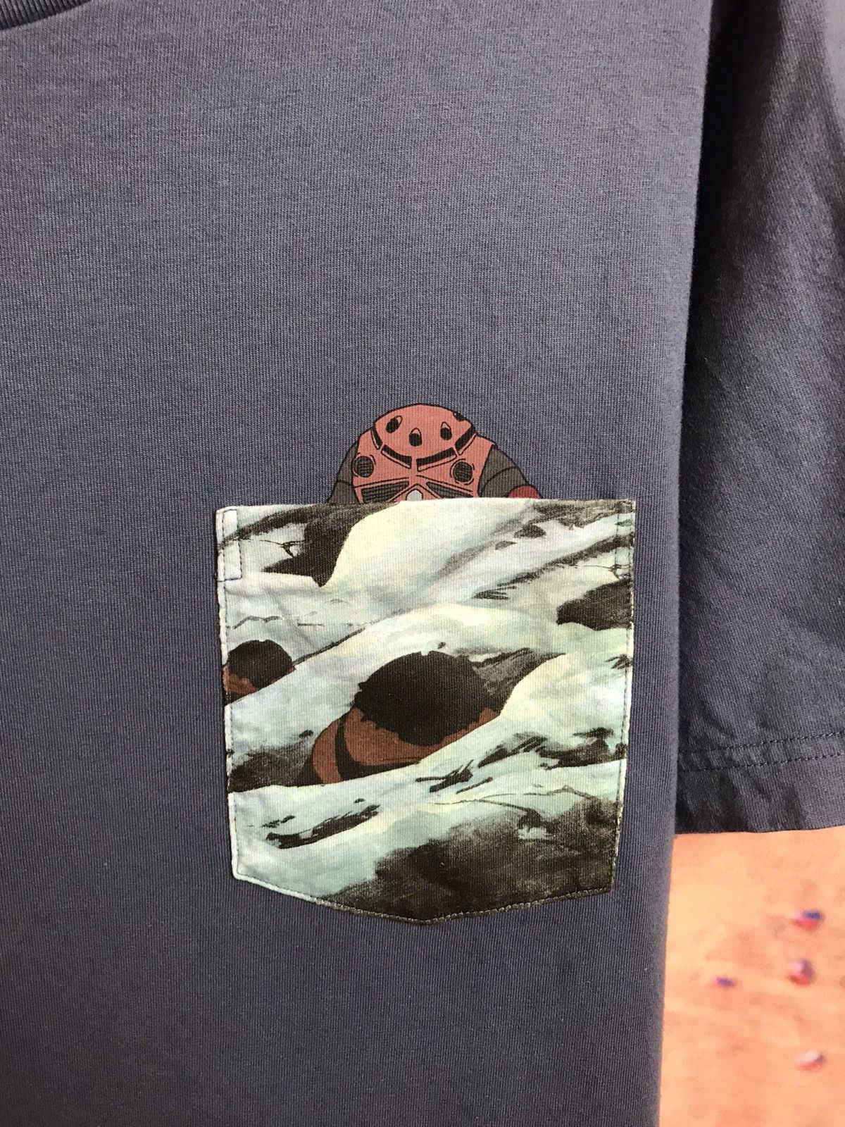 Uniqlo Uniqlo Gundam streetwear tee Size US L / EU 52-54 / 3 - 3 Thumbnail