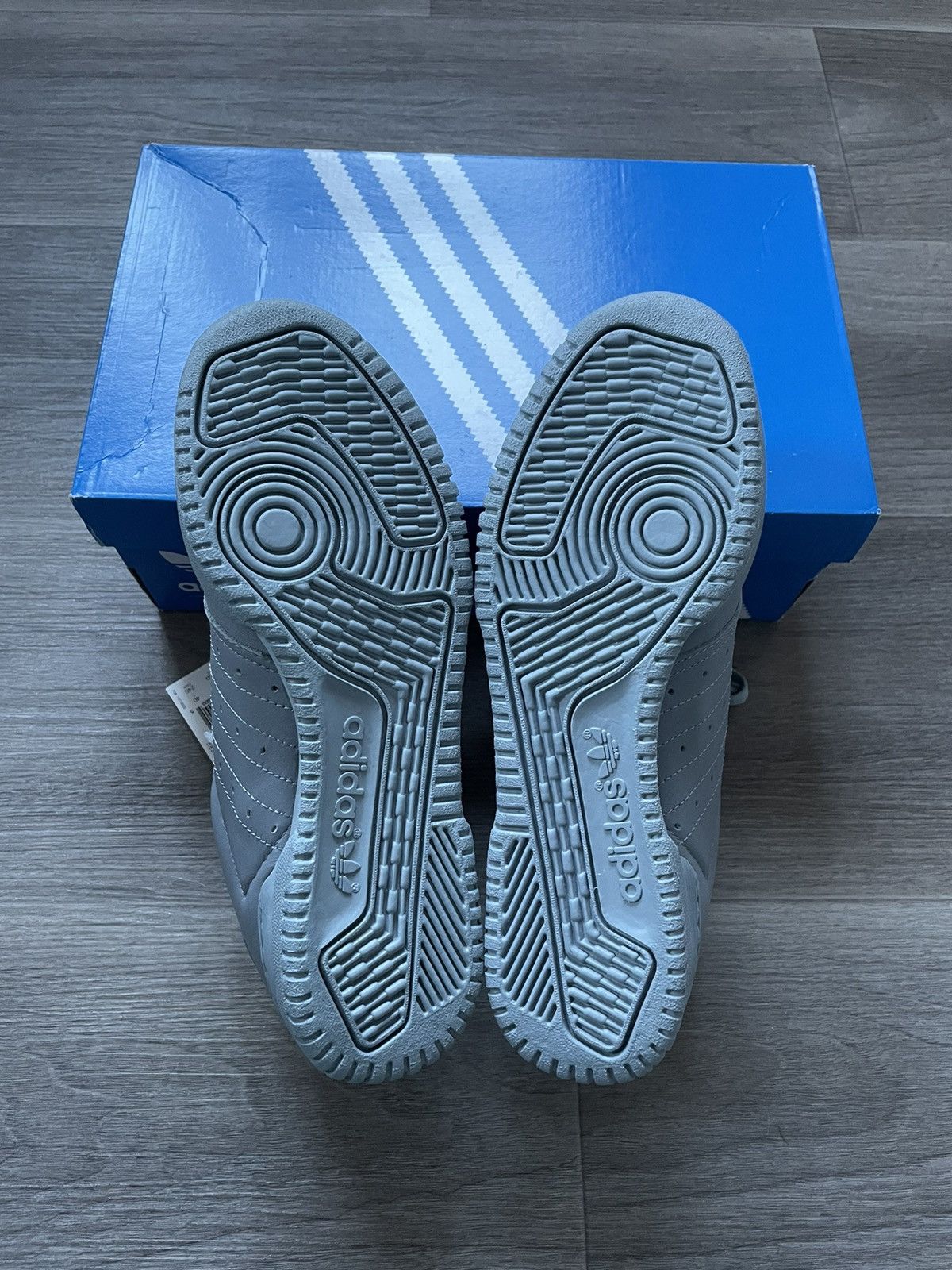 Adidas × Kanye West Yeezy powerphase Size US 7 / EU 40 - 4 Thumbnail