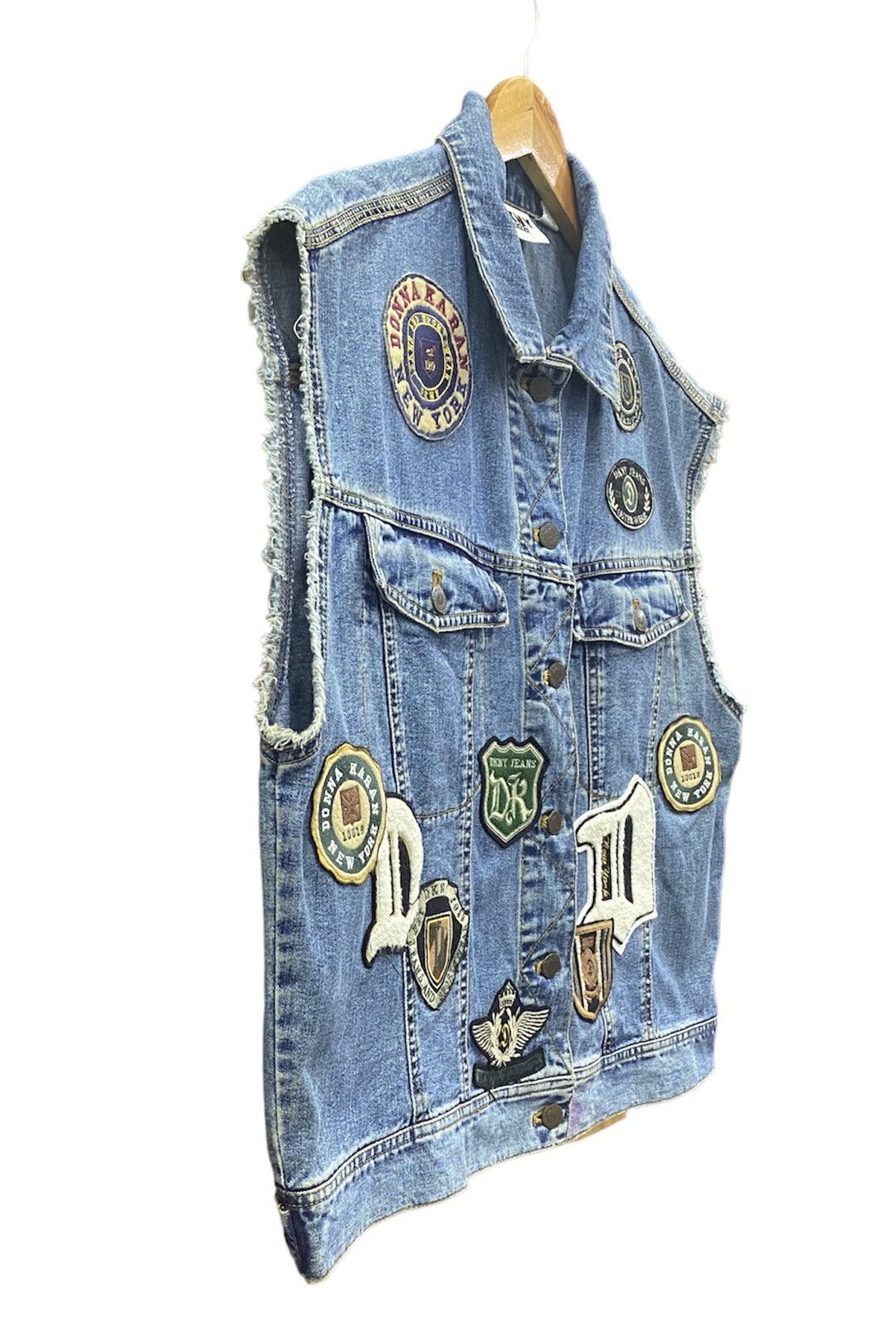 DKNY DKNY Patches Sleeveless Button Denim Jacket (M) Size US M / EU 48-50 / 2 - 4 Thumbnail