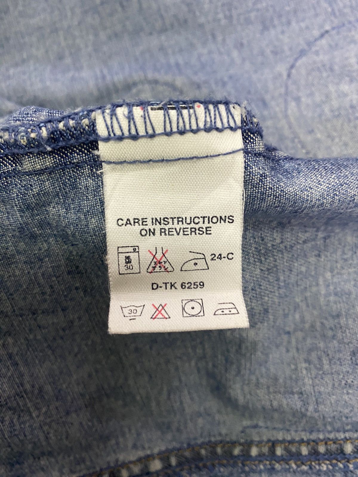 DKNY DKNY Patches Sleeveless Button Denim Jacket (M) Size US M / EU 48-50 / 2 - 11 Thumbnail