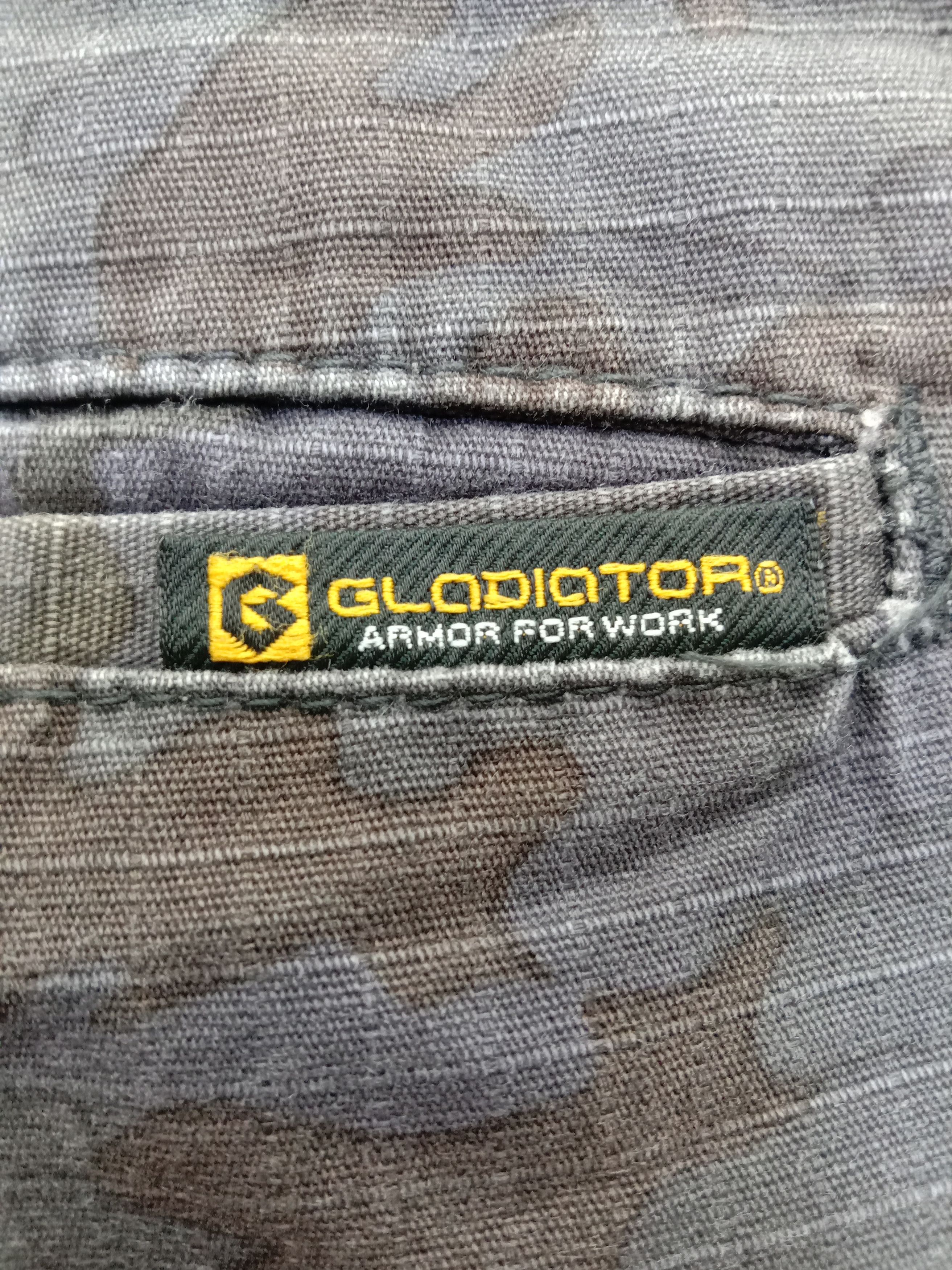 Japanese Brand Vintage Japanese Gladiator Camo Multi Pocket Cargo Pants Size US 33 - 15 Thumbnail