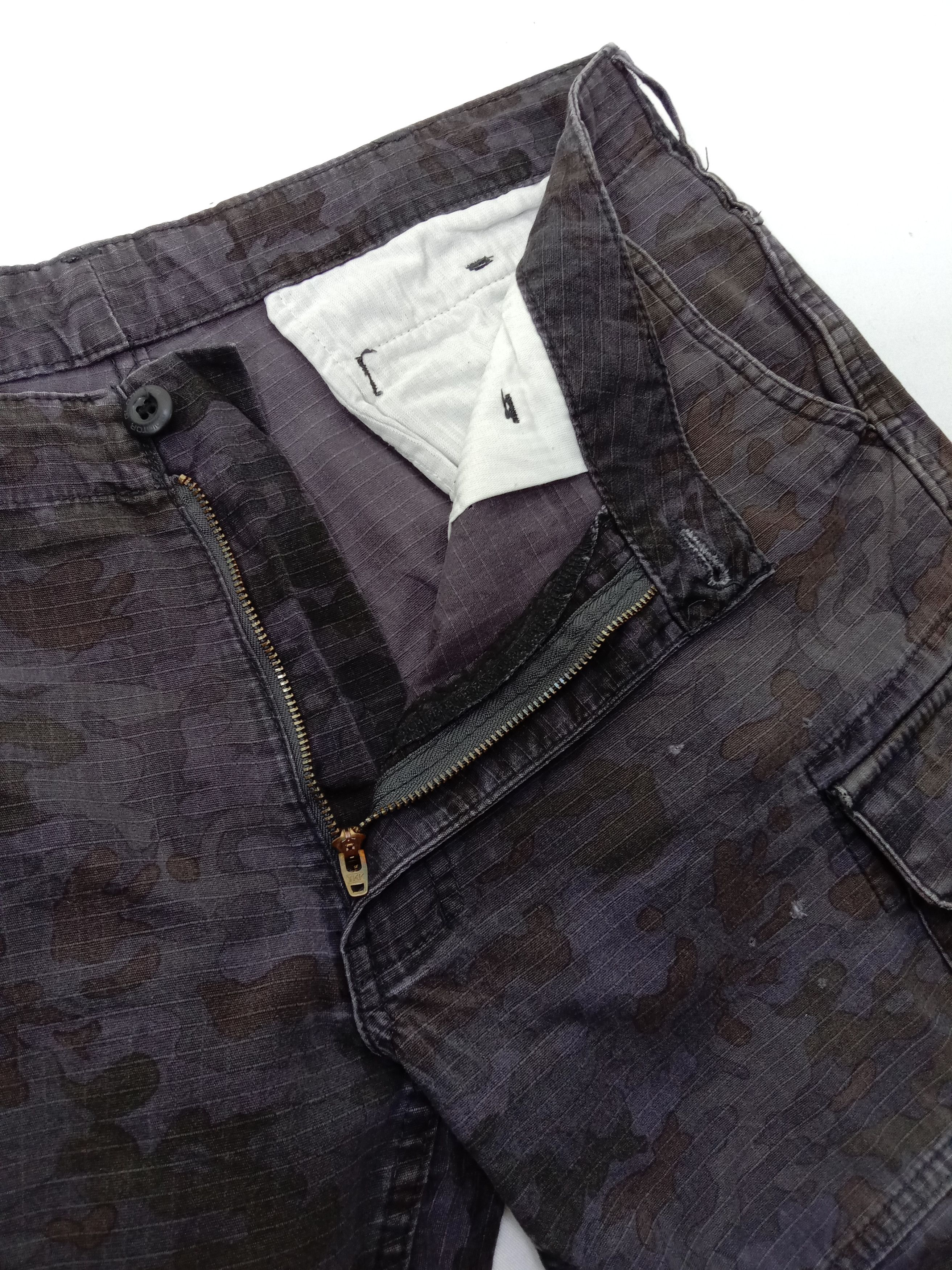 Japanese Brand Vintage Japanese Gladiator Camo Multi Pocket Cargo Pants Size US 33 - 12 Thumbnail