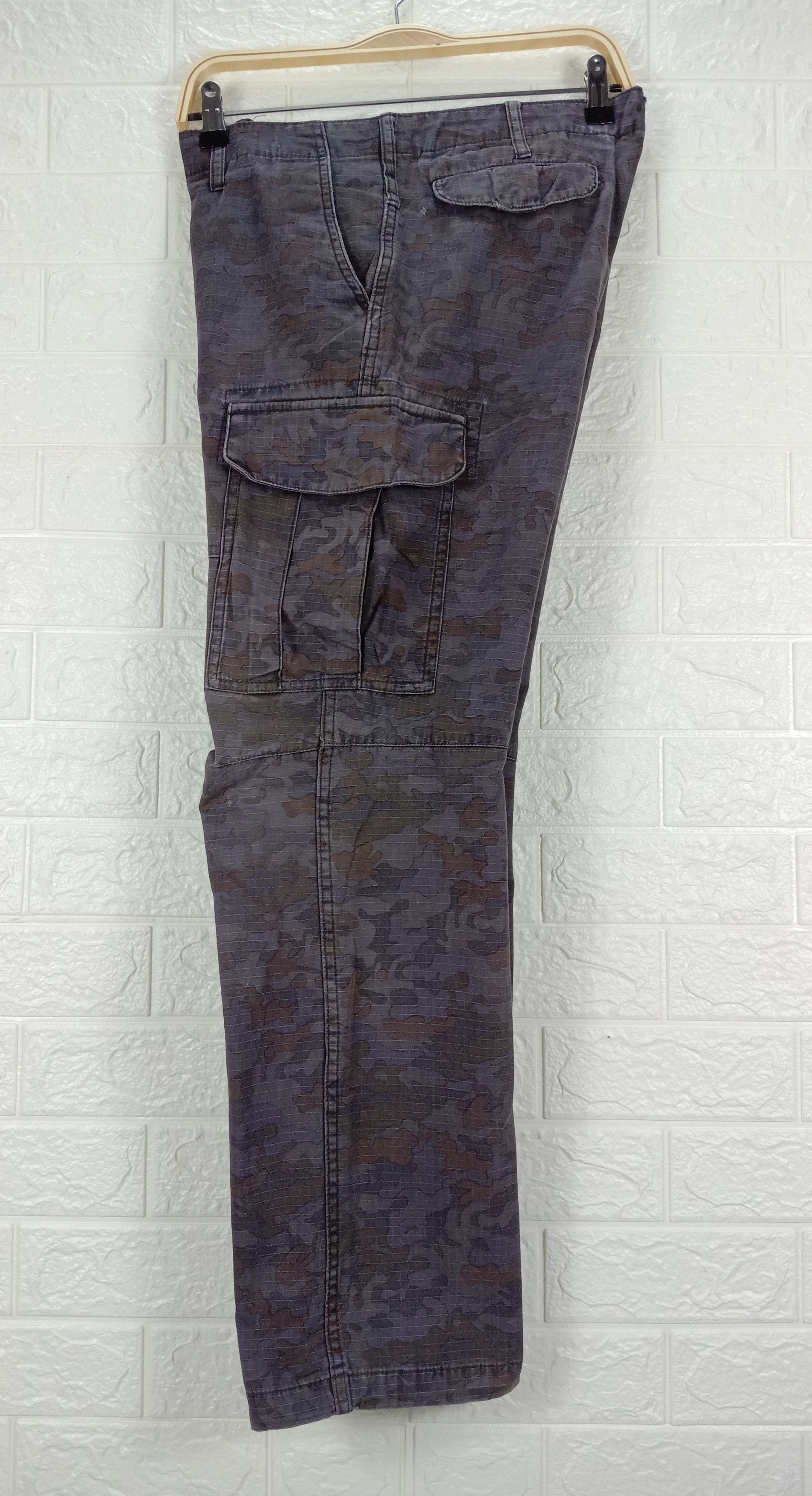 Japanese Brand Vintage Japanese Gladiator Camo Multi Pocket Cargo Pants Size US 33 - 9 Thumbnail