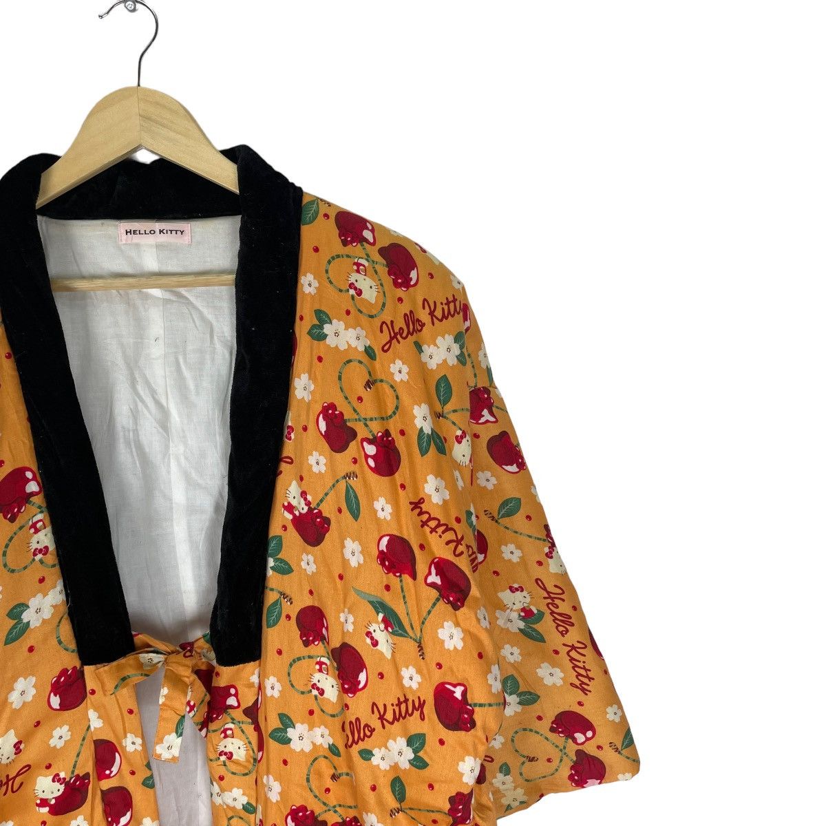 Cartoon Network ⚡️HELLO KITTY LOVE OVERPRINT SHORT KIMONO Size M / US 6-8 / IT 42-44 - 3 Thumbnail