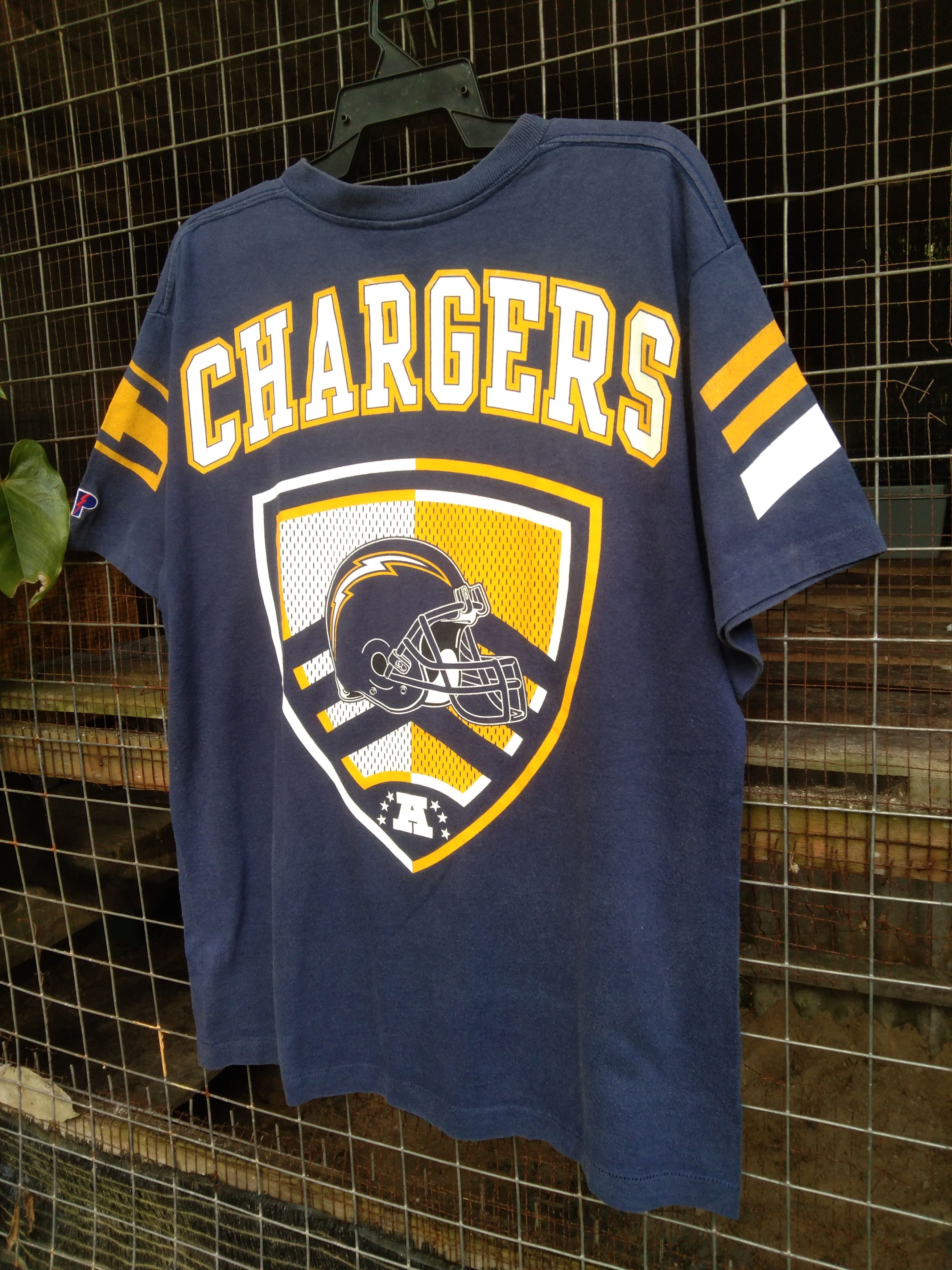 NFL × Vintage VINTAGE 1997 SAN DIEGO CHARGER BIG PRINT Size US L / EU 52-54 / 3 - 3 Thumbnail