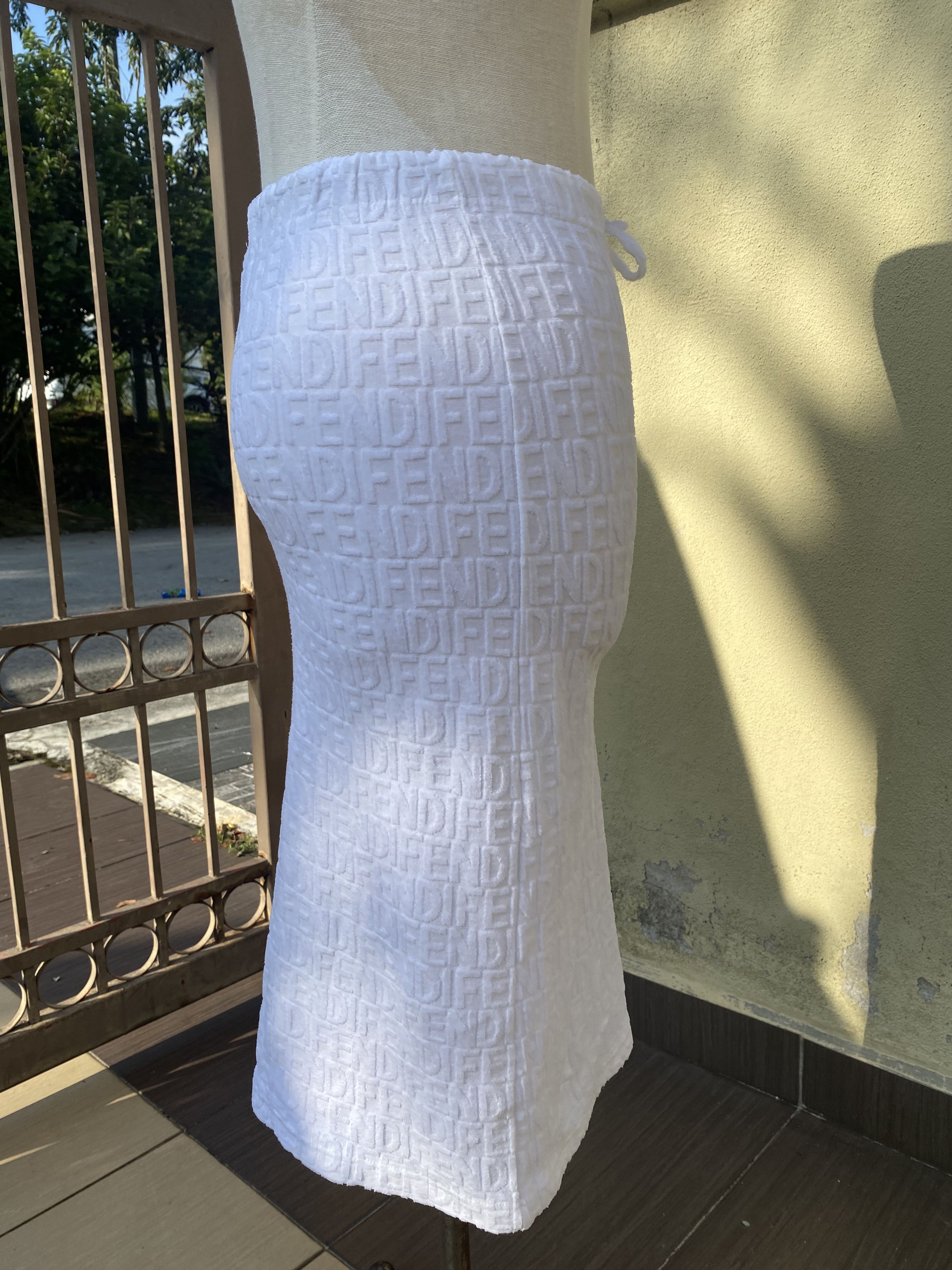 Fendi vintage fendi white skirt Size 28" / US 6 / IT 42 - 7 Thumbnail