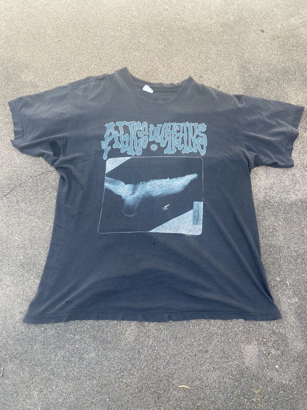 Band Tees × Streetwear × Vintage Vintage 1992 Alice In Chains X 