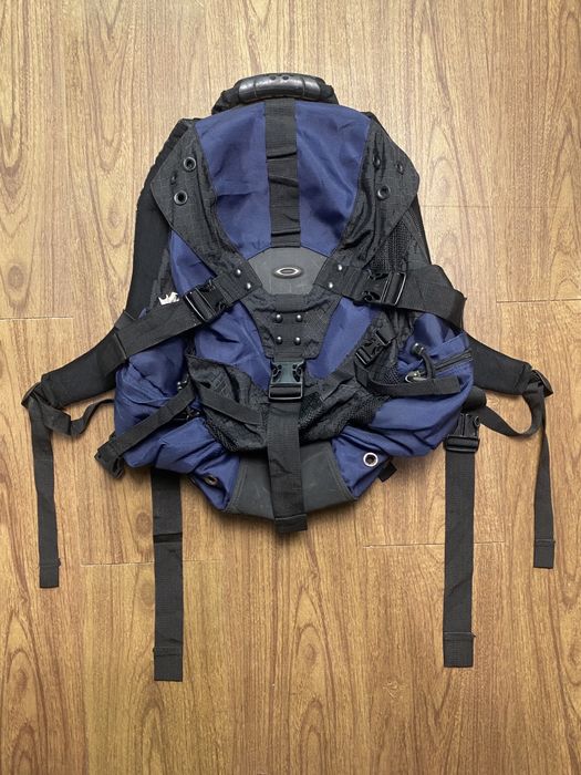 Vintage Vintage 90s Oakley Icon Backpack | Grailed