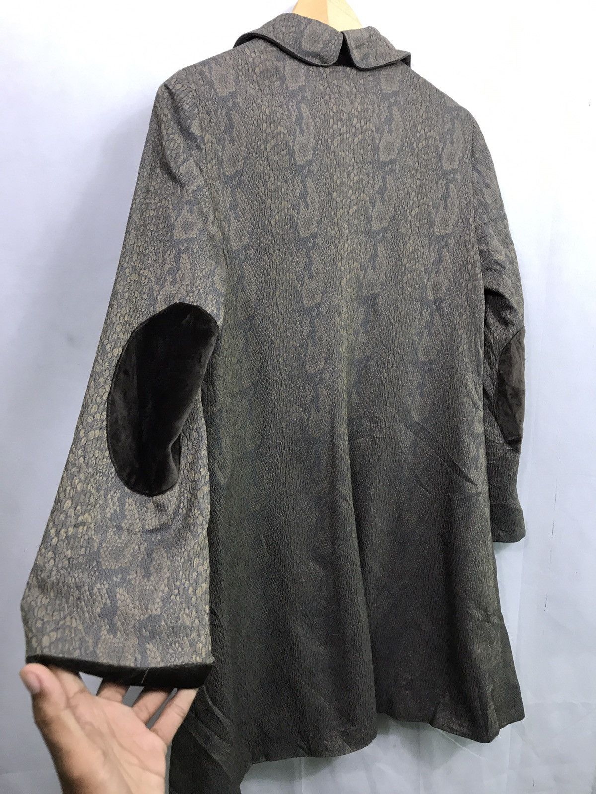 Armani 🔥Armani snake skin design long coat jacket made in romania Size US S / EU 44-46 / 1 - 7 Thumbnail