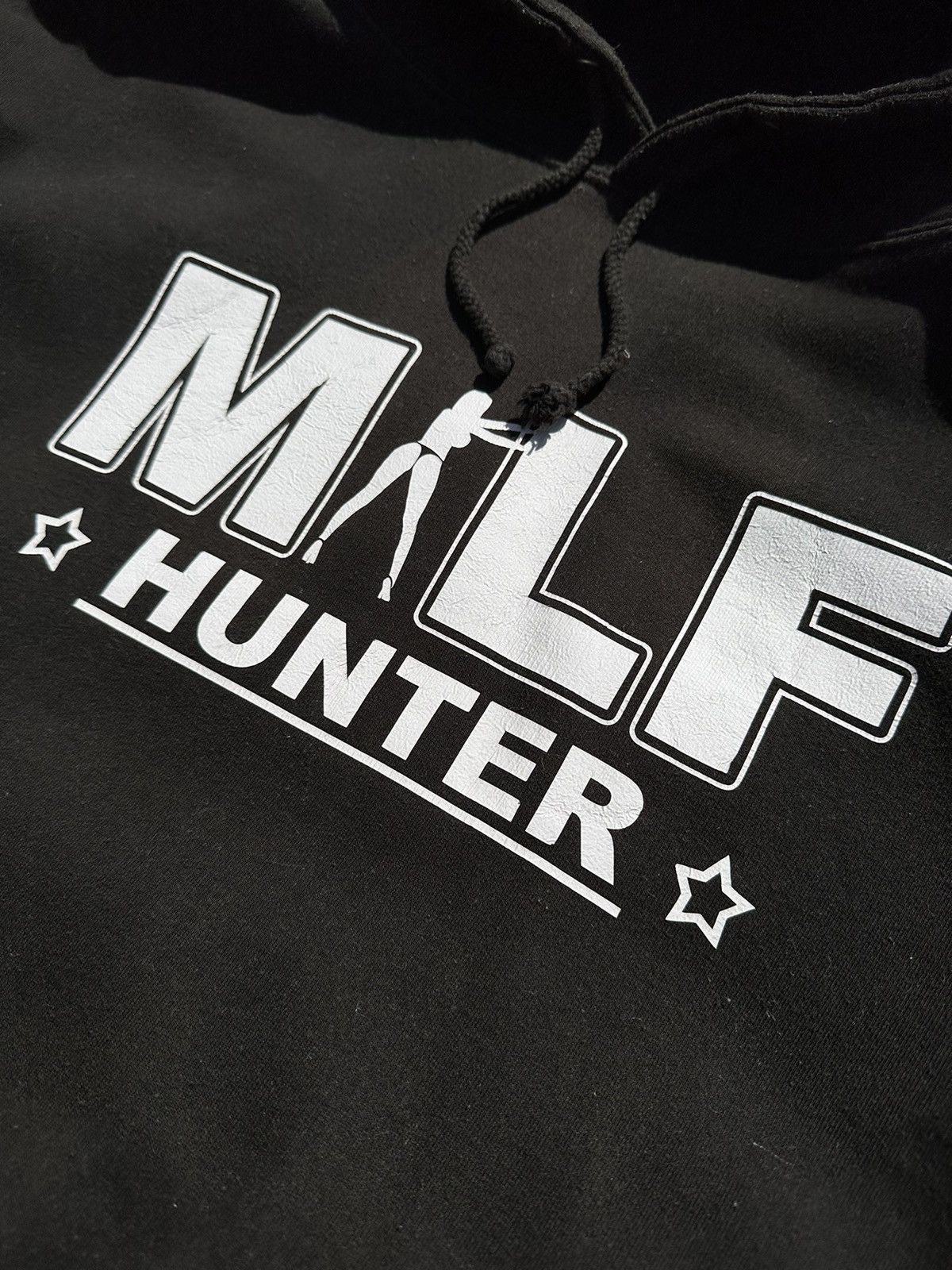 Vintage Vintage 00s Milf Hunter Porn Hoodie Size US XL / EU 56 / 4 - 4 Thumbnail