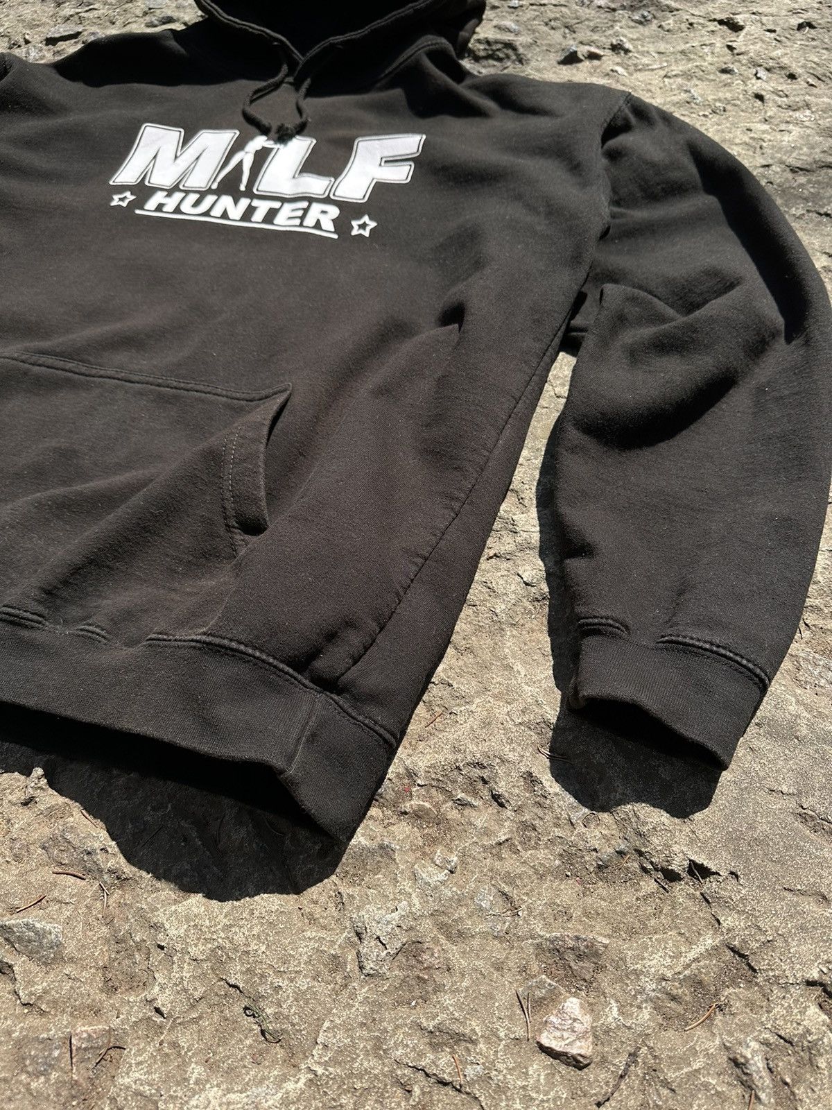 Vintage Vintage 00s Milf Hunter Porn Hoodie Size US XL / EU 56 / 4 - 5 Thumbnail