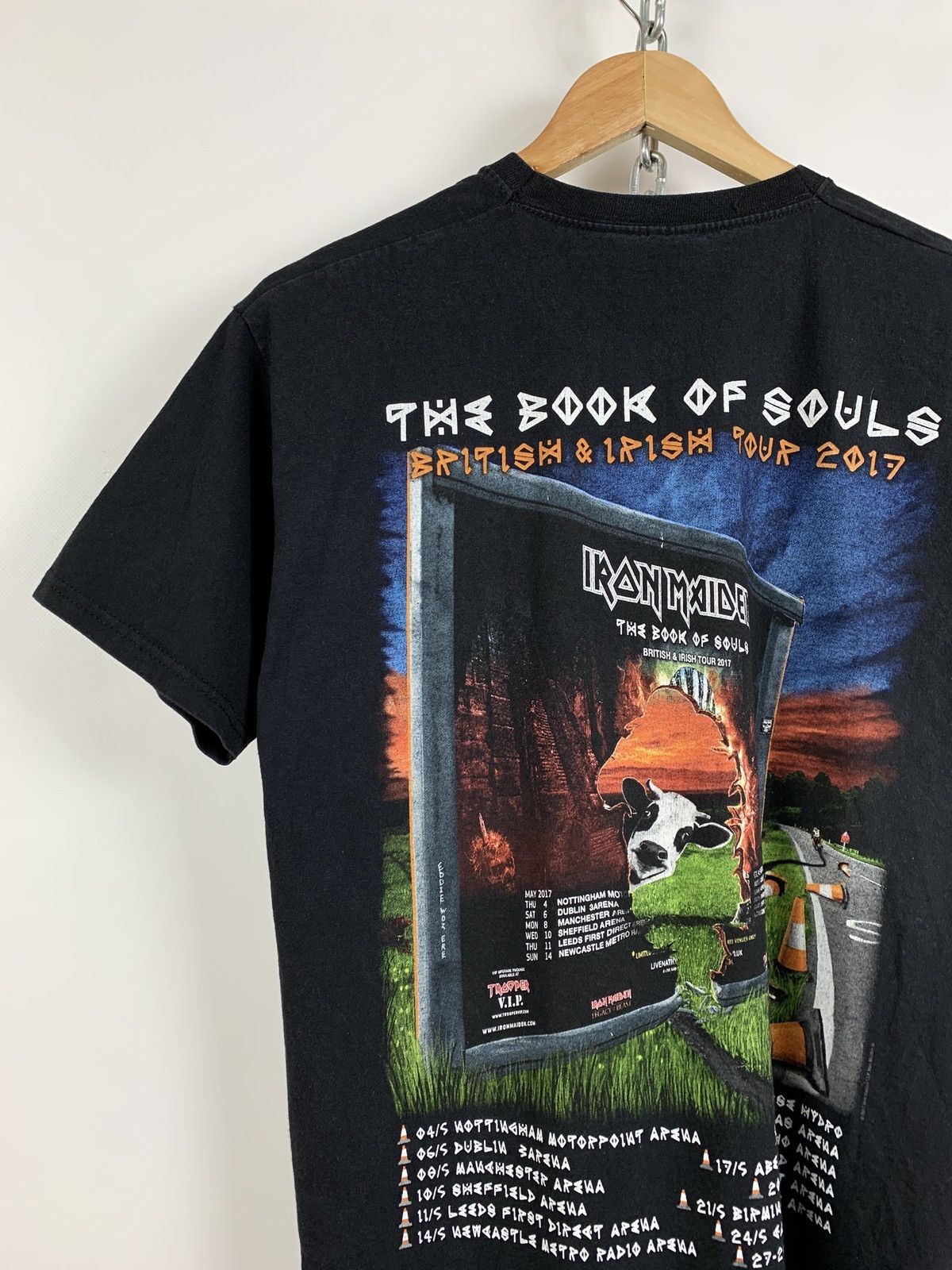 Band Tees Vintage Iron Maiden The Book of Souls British&Irish Tour Tee Size US M / EU 48-50 / 2 - 9 Thumbnail