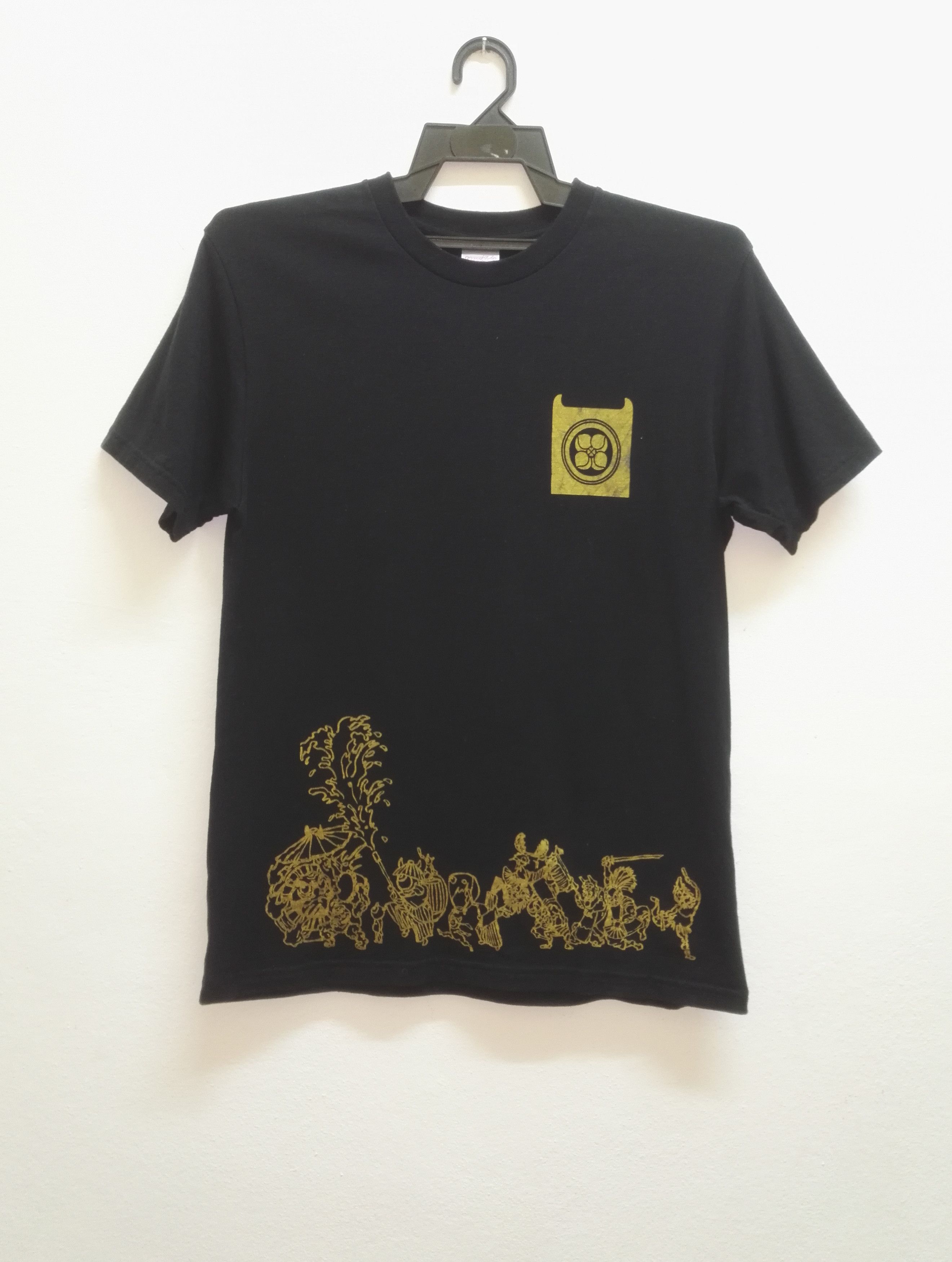 Band Tees Momoiro Clover Z Japanese idol Group T-shirt Saiz M (c34) Size US S / EU 44-46 / 1 - 1 Thumbnail