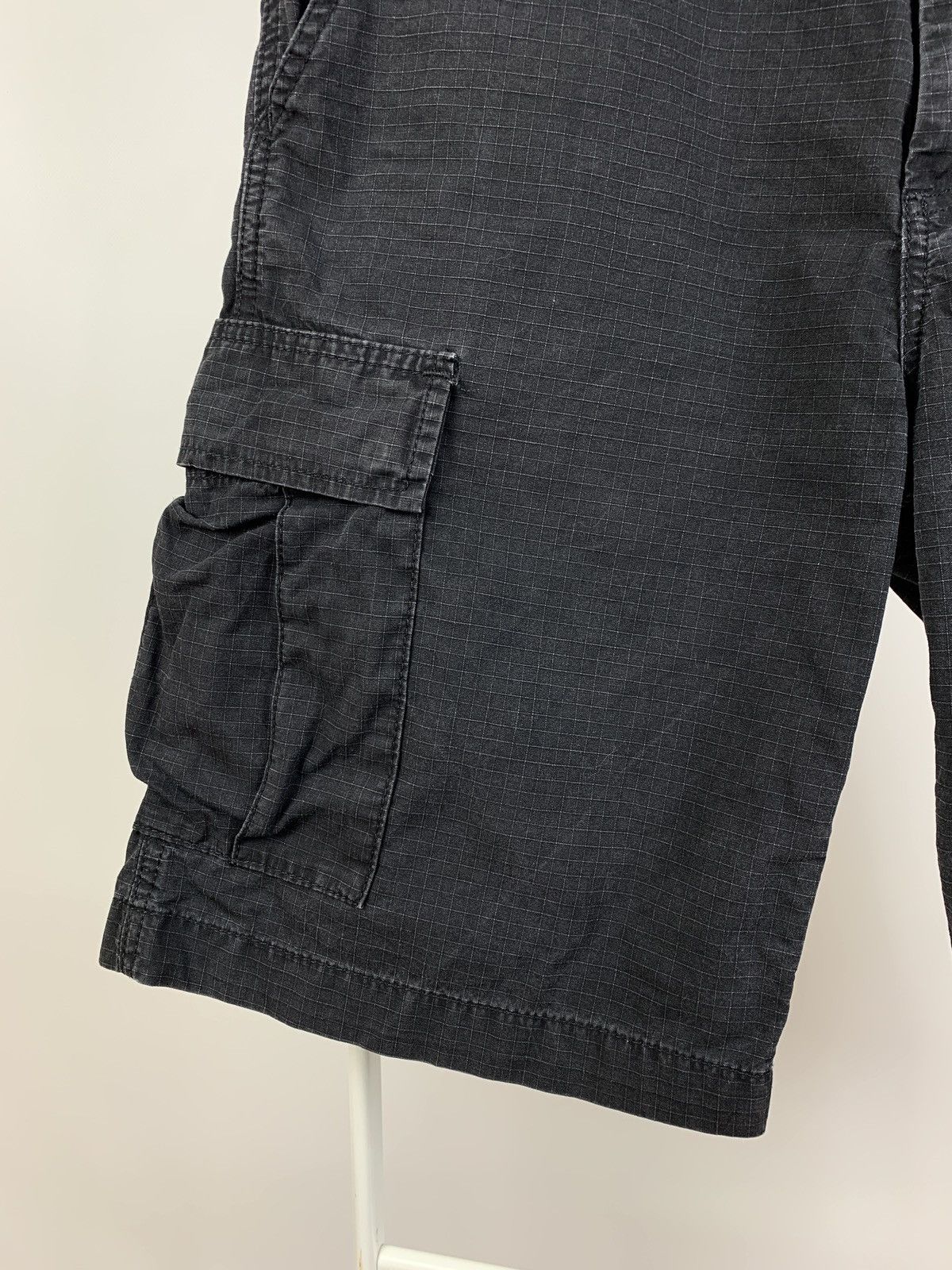 Carhartt Vintage Carhartt WIP Black Cargo Shorts Travis Style Size US 28 / EU 44 - 14 Thumbnail