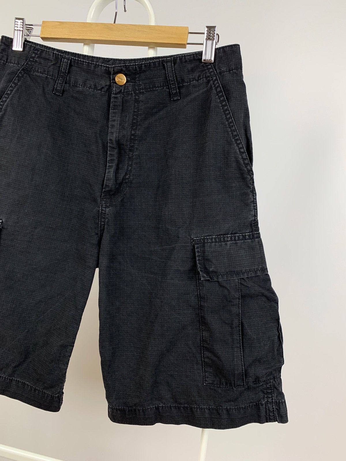 Carhartt Vintage Carhartt WIP Black Cargo Shorts Travis Style Size US 28 / EU 44 - 9 Thumbnail