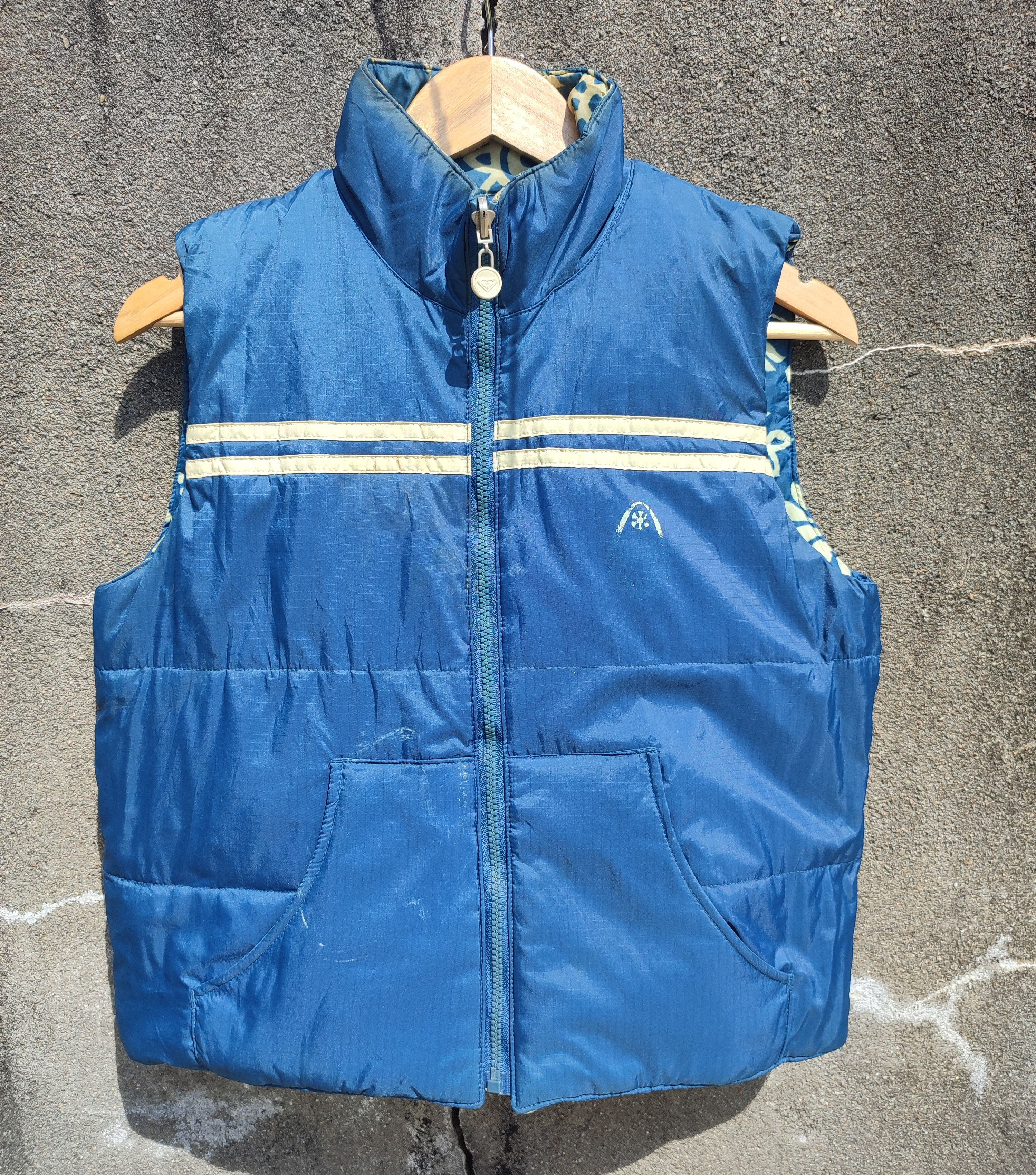 Quiksilver Roxy Reversible Puffer Vest – Floral x Clean Blue (Y2K) Size US S / EU 44-46 / 1 - 17 Thumbnail