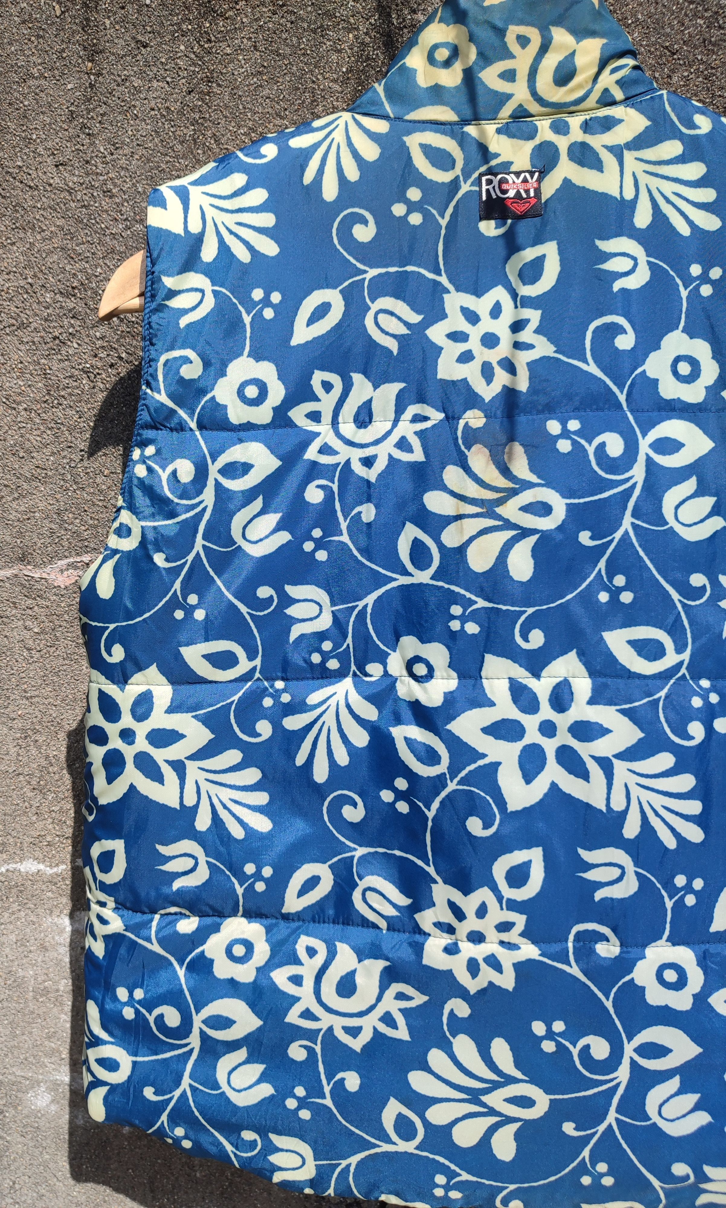 Quiksilver Roxy Reversible Puffer Vest – Floral x Clean Blue (Y2K) Size US S / EU 44-46 / 1 - 3 Thumbnail