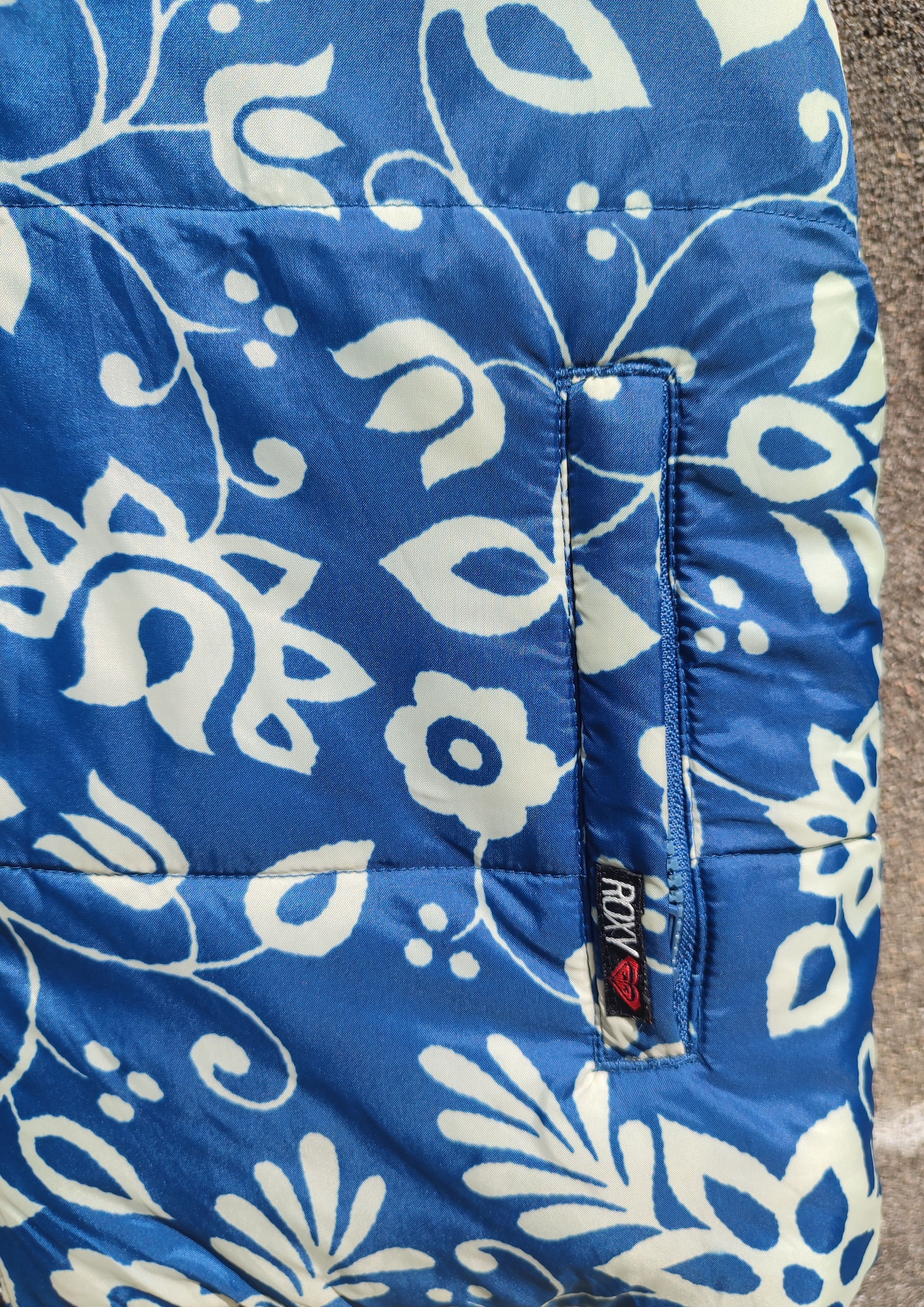 Quiksilver Roxy Reversible Puffer Vest – Floral x Clean Blue (Y2K) Size US S / EU 44-46 / 1 - 9 Thumbnail