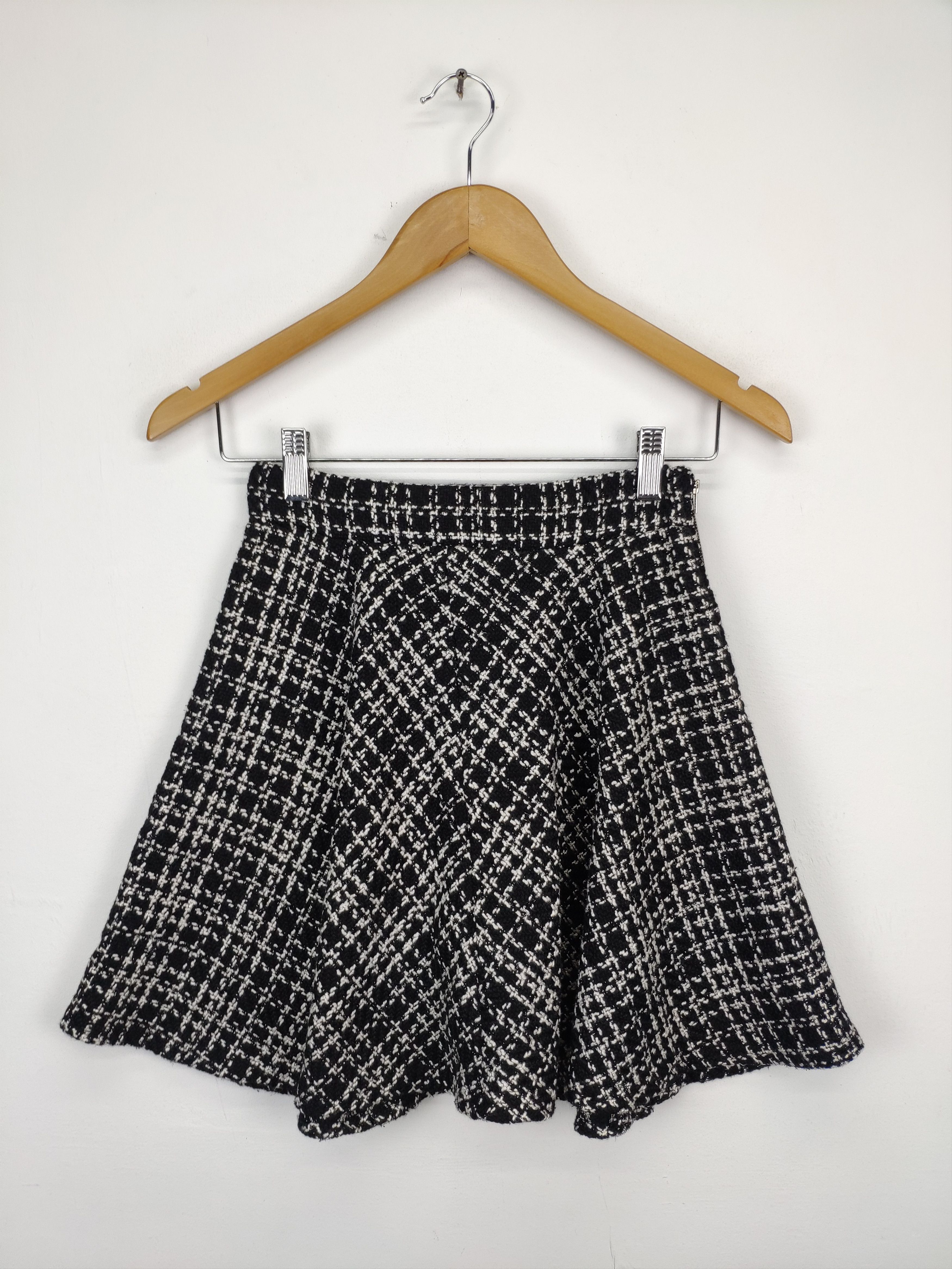 Designer × Japanese Brand Inspired Chanel Tweed Skirt by One Way Size 23" - 9 Thumbnail