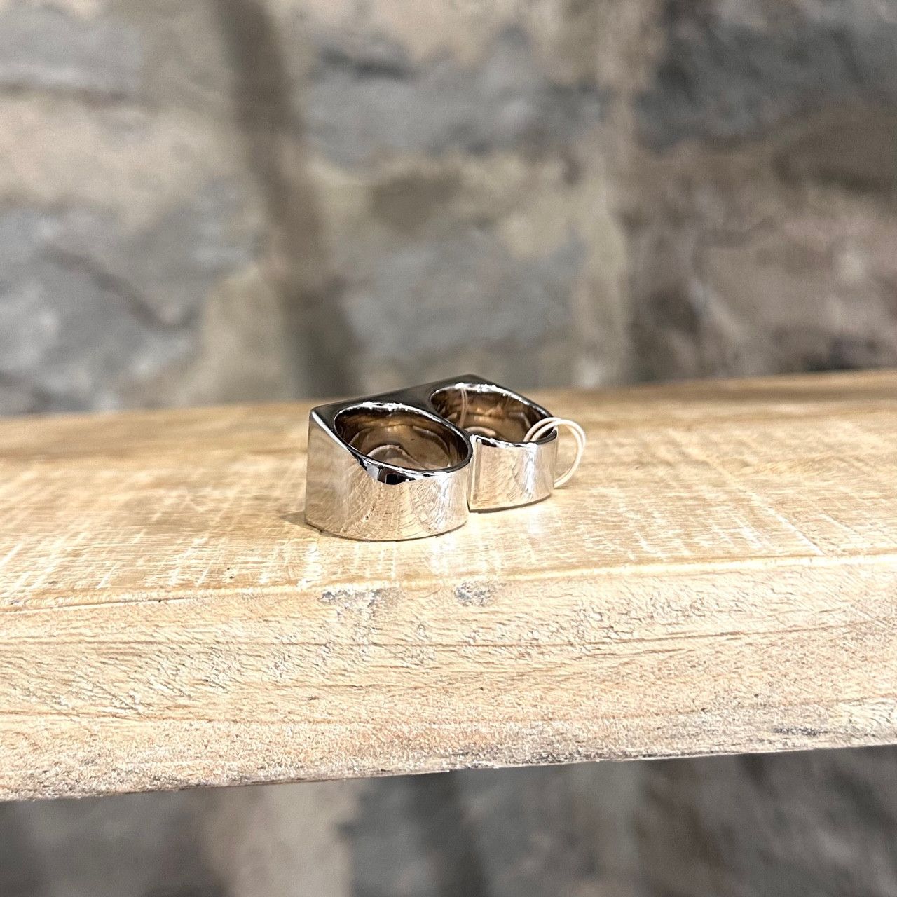 Louis Vuitton Louis Vuitton X Nigo Squared Strass Logo Double Ring Size ONE SIZE - 4 Thumbnail