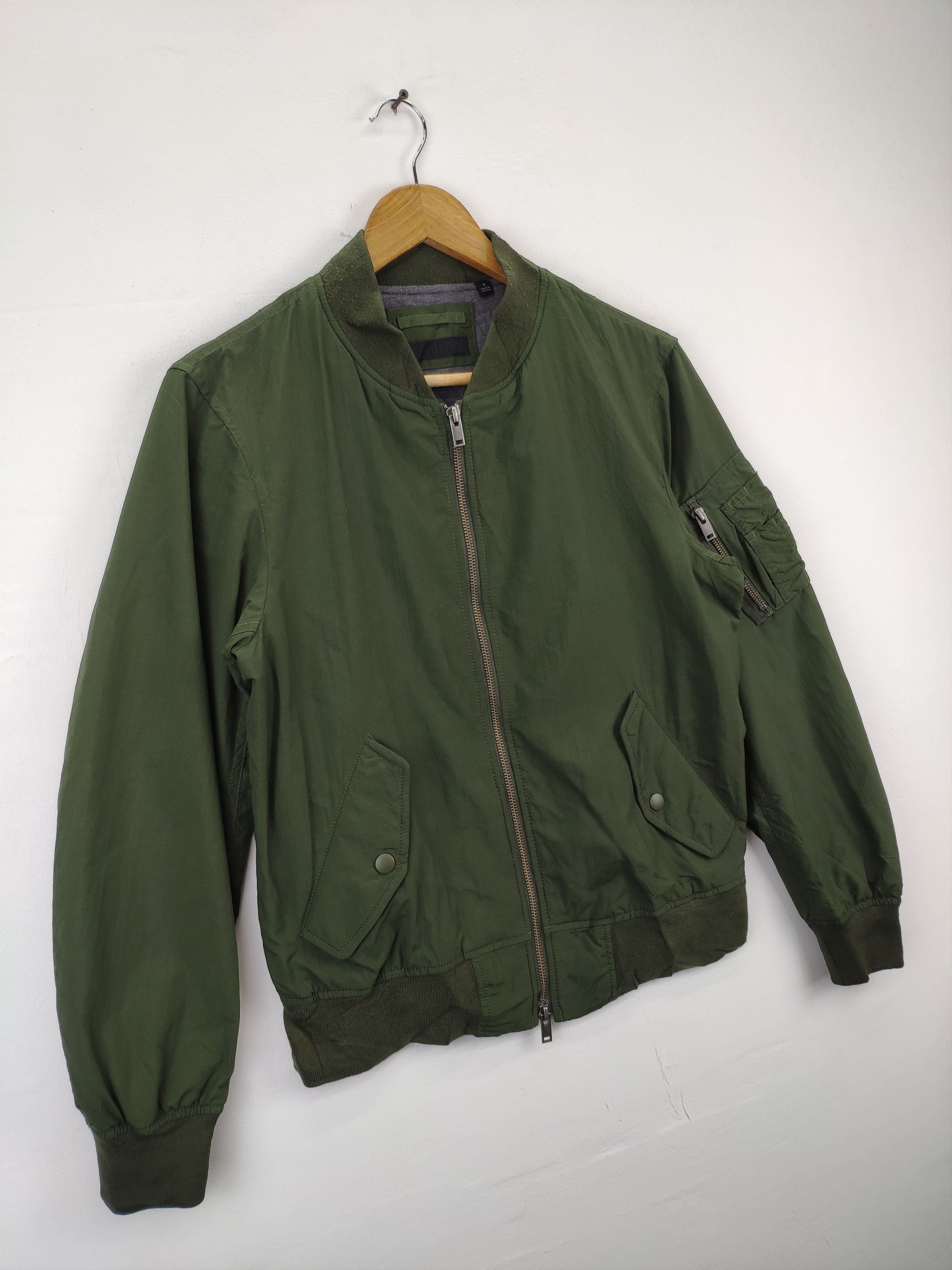 Japanese Brand × Uniqlo Uniqlo Bomber Jacket Alpha Industries Style Size US S / EU 44-46 / 1 - 6 Thumbnail