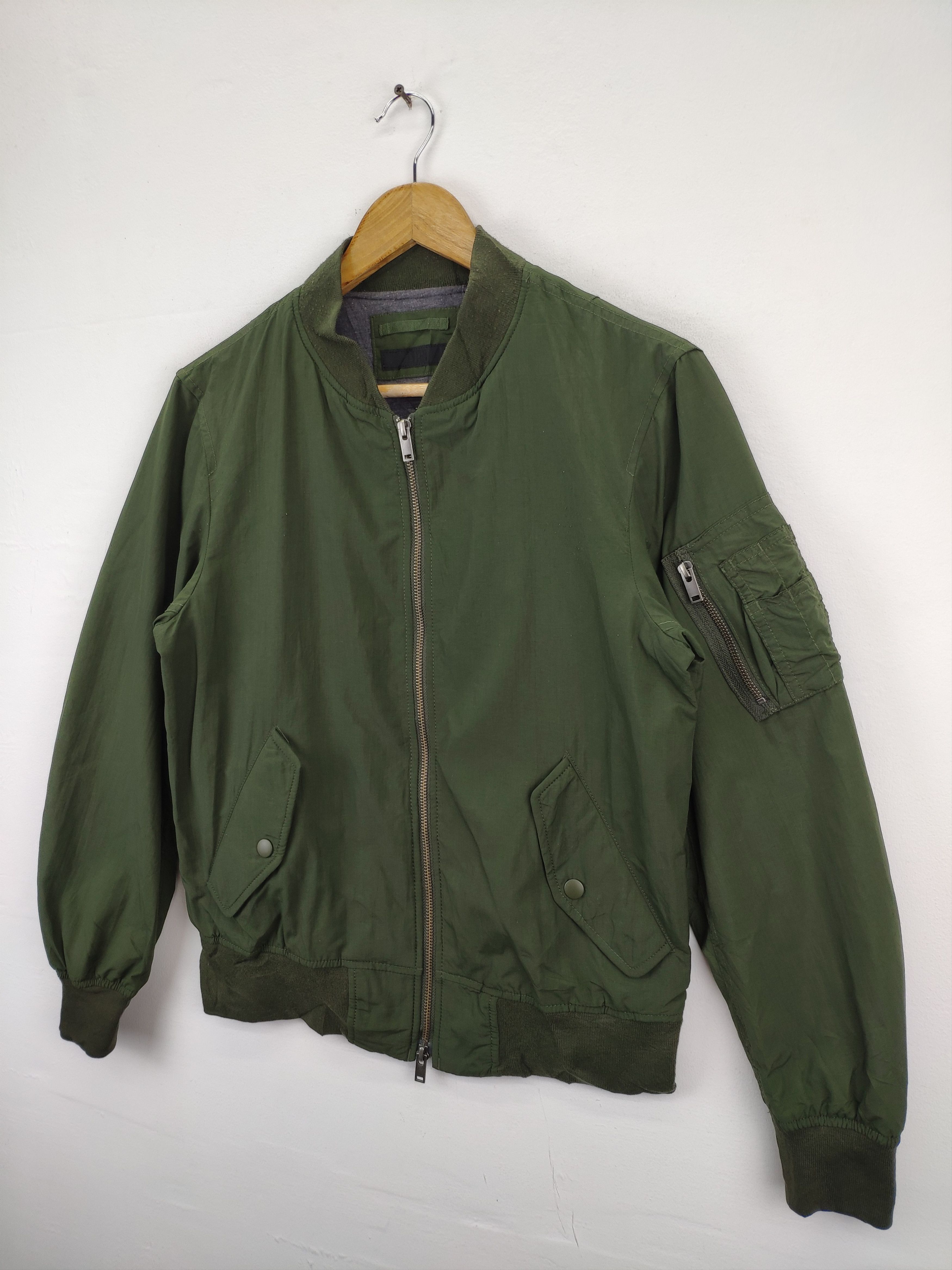 Japanese Brand × Uniqlo Uniqlo Bomber Jacket Alpha Industries Style Size US S / EU 44-46 / 1 - 5 Thumbnail
