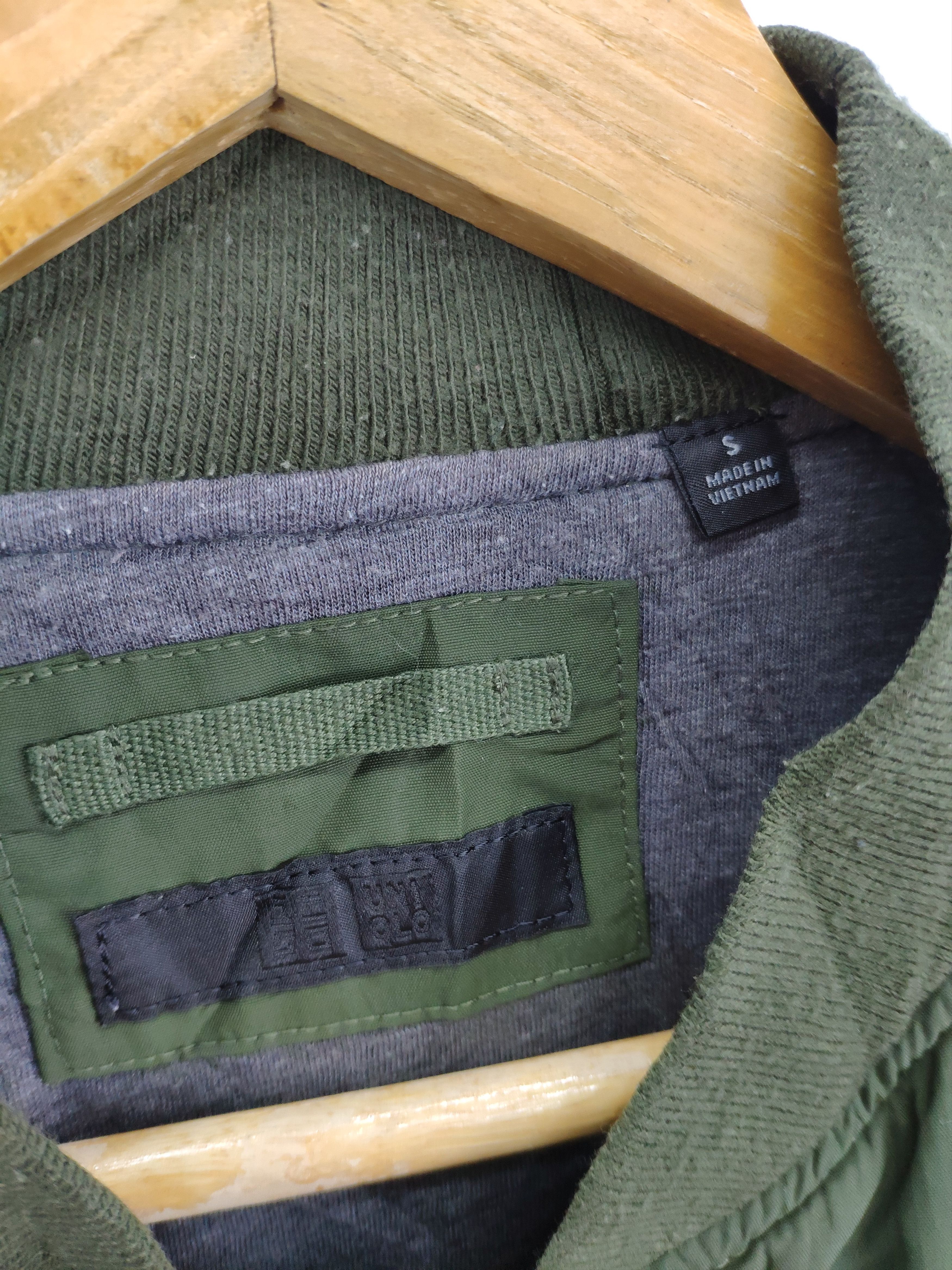 Japanese Brand × Uniqlo Uniqlo Bomber Jacket Alpha Industries Style Size US S / EU 44-46 / 1 - 3 Thumbnail