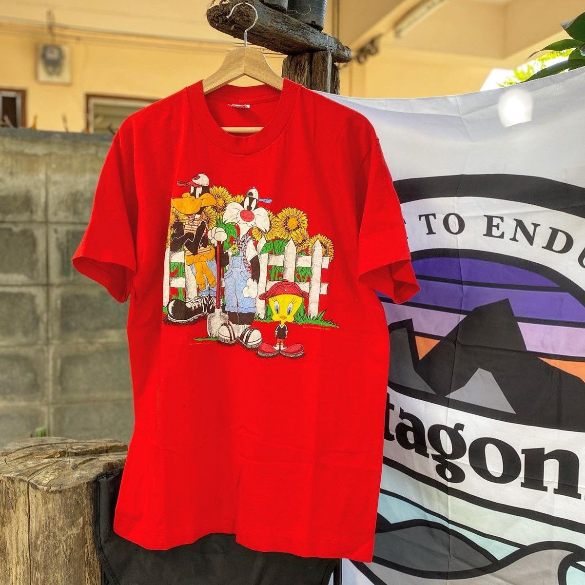 Other Vintage 90s Looney Tunes Tee Size US L / EU 52-54 / 3 - 1 Thumbnail
