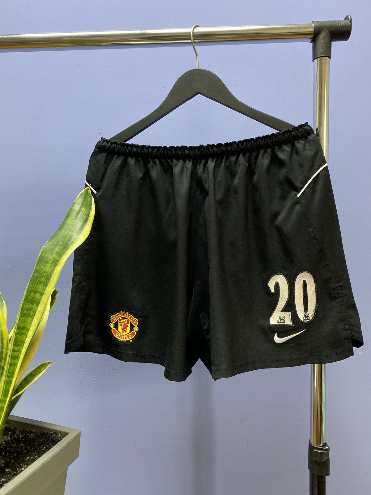 Nike Manchester United 2004-2006 #20 Solskjaer Soccer Shorts Size US 36 / EU 52 - 1 Thumbnail