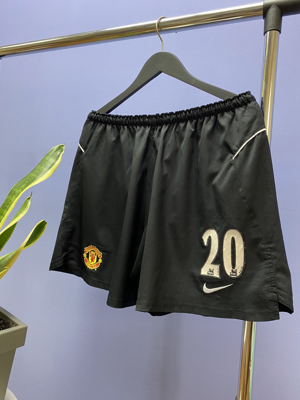 Nike Manchester United 2004-2006 #20 Solskjaer Soccer Shorts Size US 36 / EU 52 - 2 Thumbnail