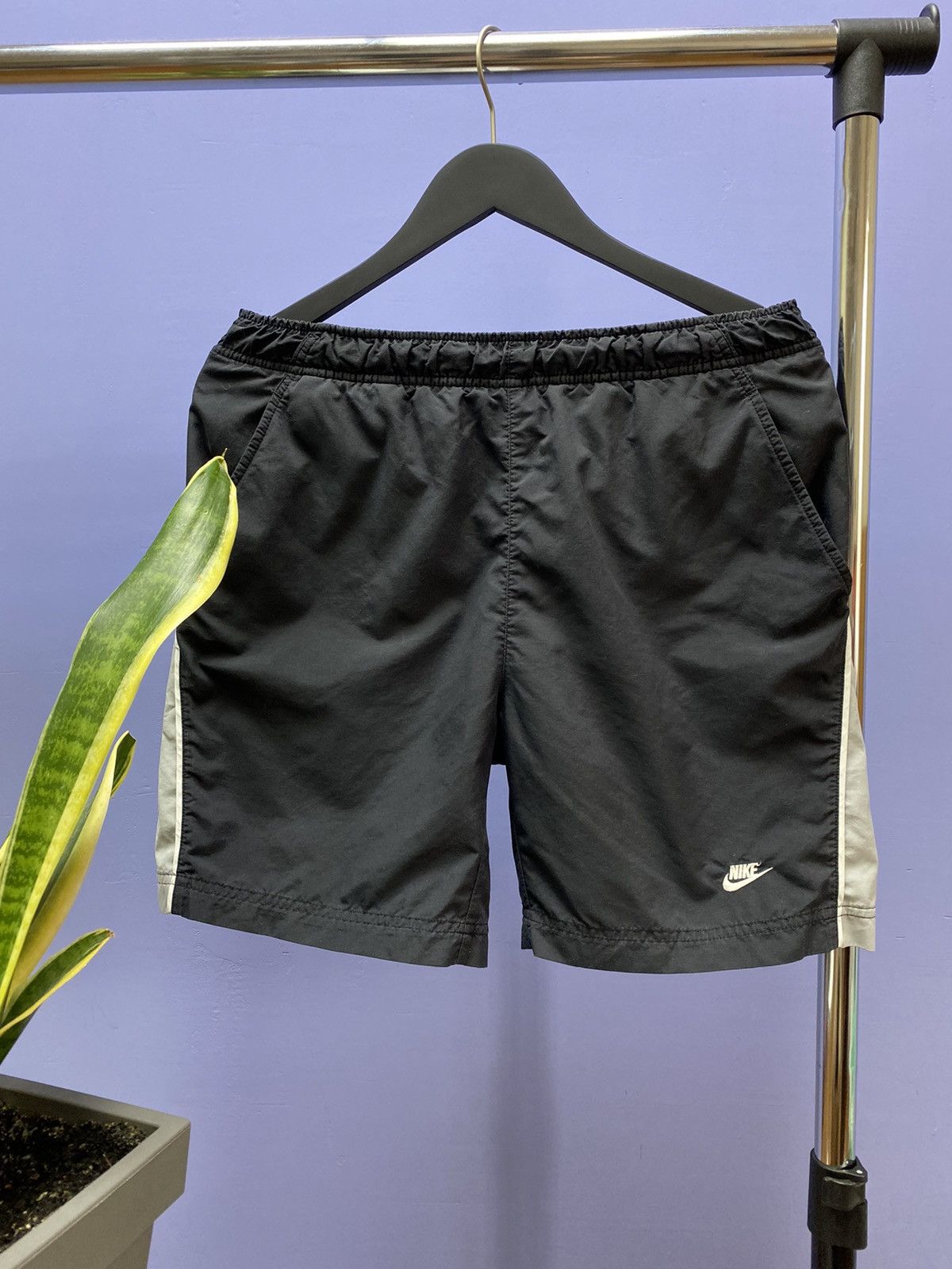 Nike × Vintage Vintage Nike Small Logo Swoosh Shorts Size S Size US 30 / EU 46 - 1 Thumbnail