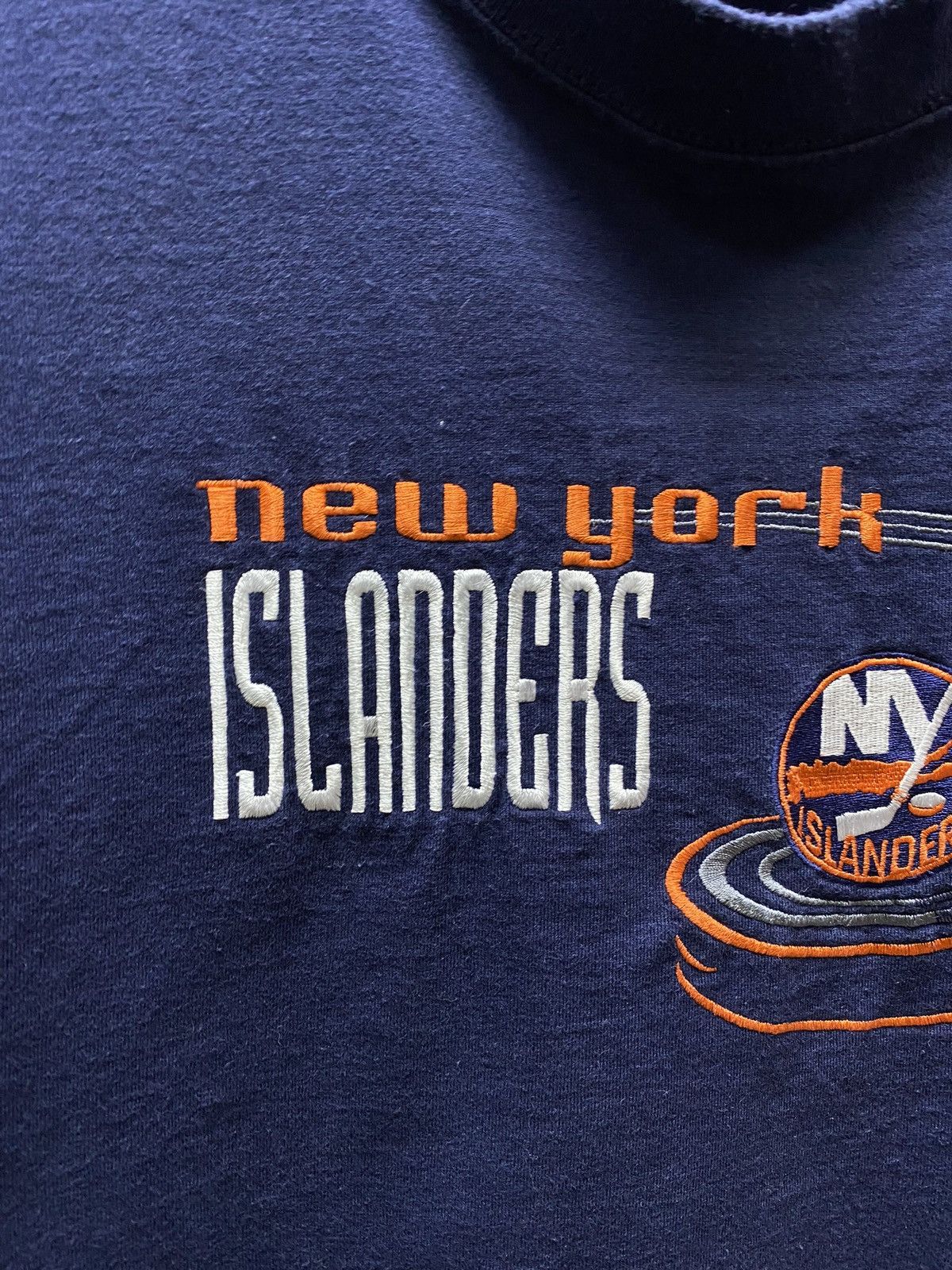 NHL Vintage New York Islanders Hokey NHL T Shirt Men’s L Blue Size US L / EU 52-54 / 3 - 9 Thumbnail