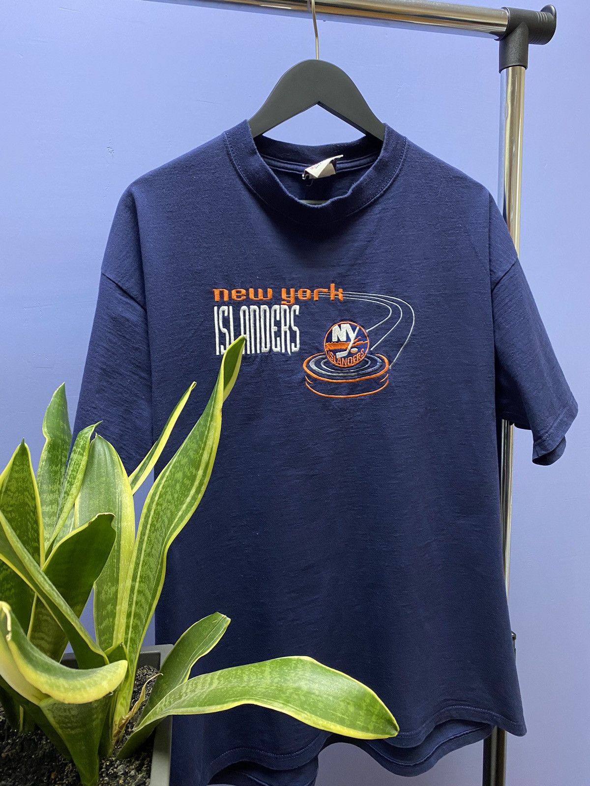 NHL Vintage New York Islanders Hokey NHL T Shirt Men’s L Blue Size US L / EU 52-54 / 3 - 3 Thumbnail