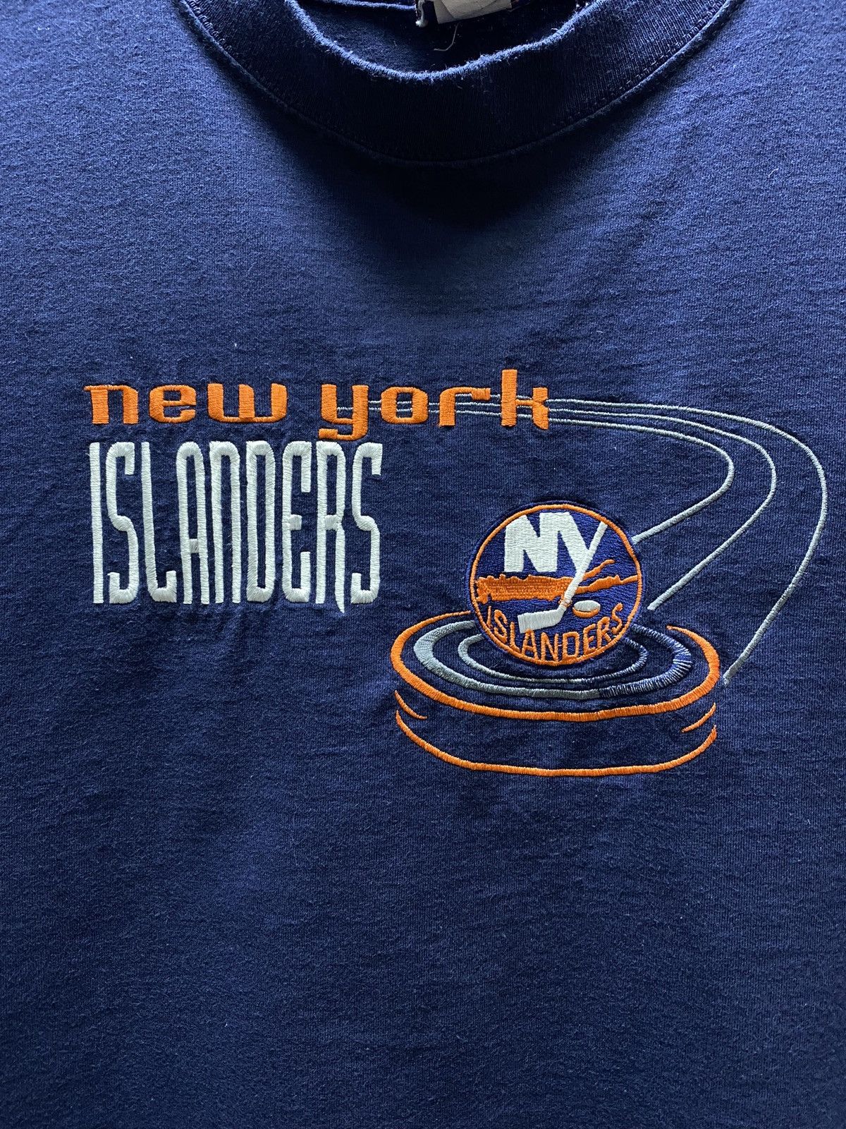 NHL Vintage New York Islanders Hokey NHL T Shirt Men’s L Blue Size US L / EU 52-54 / 3 - 8 Thumbnail